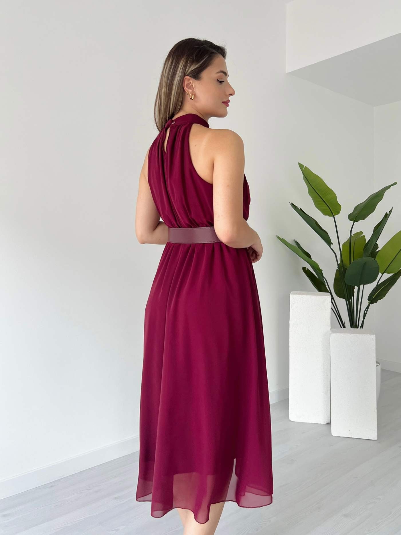 Halter Yaka Kemerli Şifon Elbise