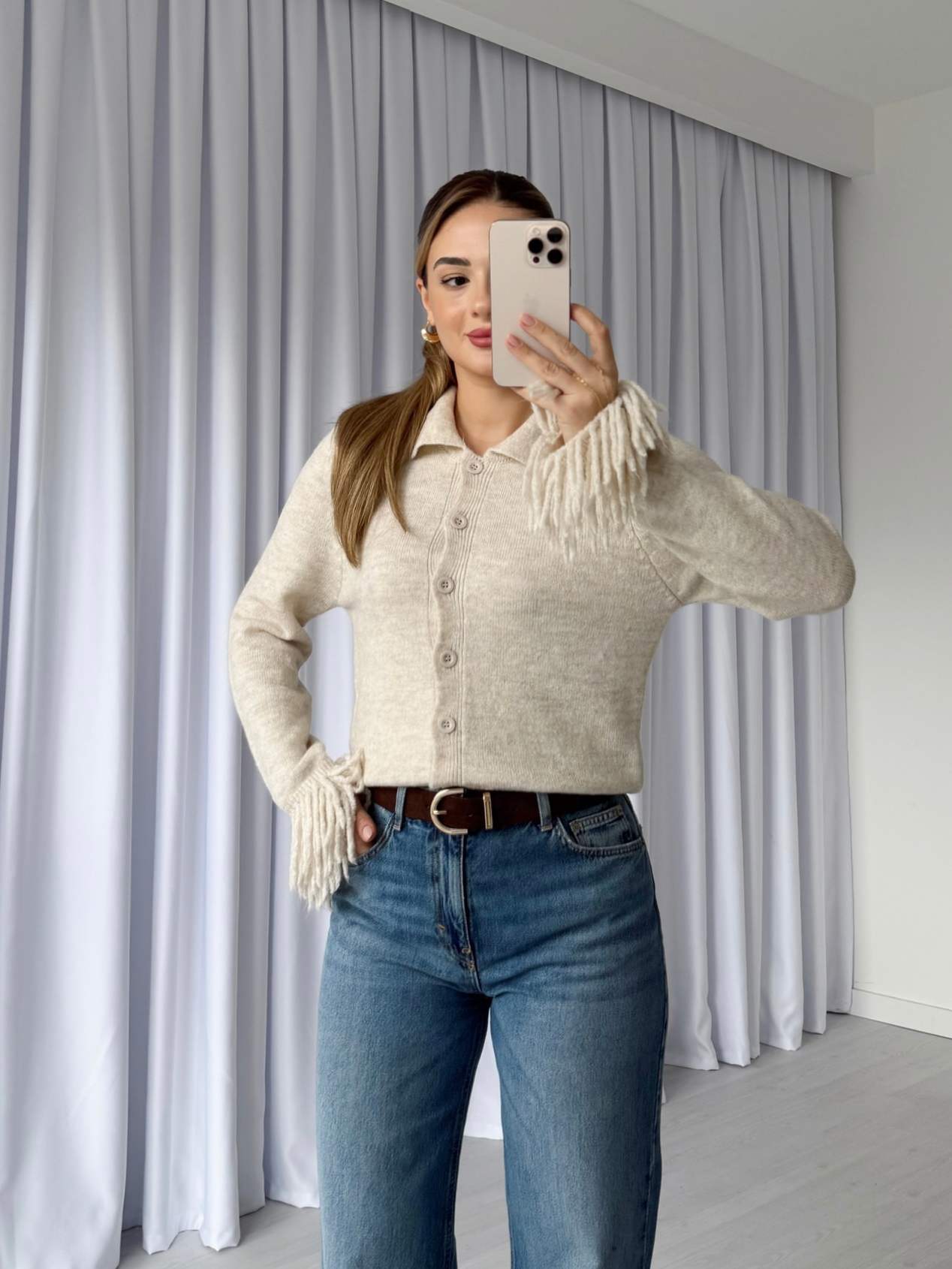 Kolu Püsküllü Düğmeli Kazak - Taş