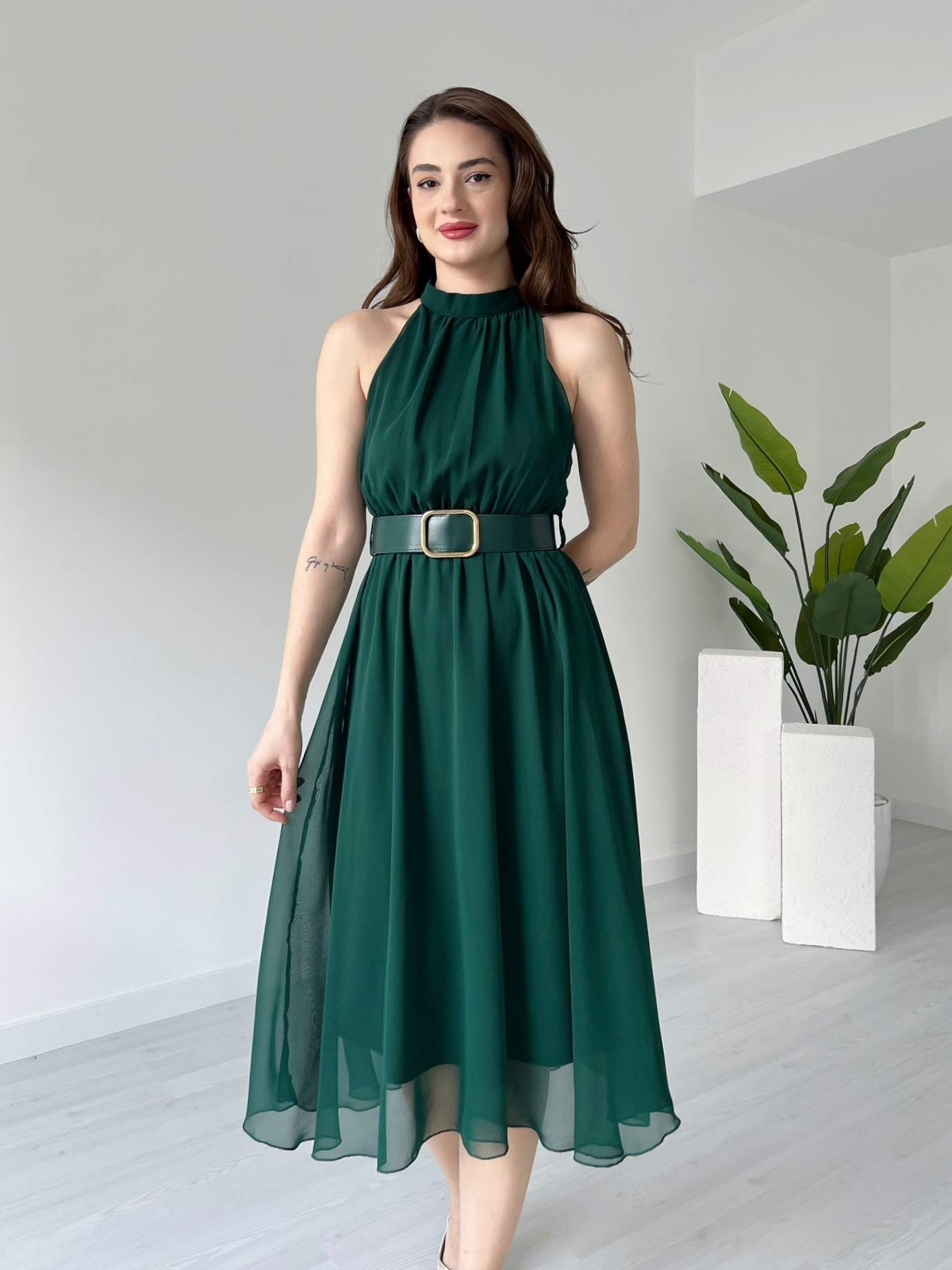 Halter Yaka Kemerli Şifon Elbise