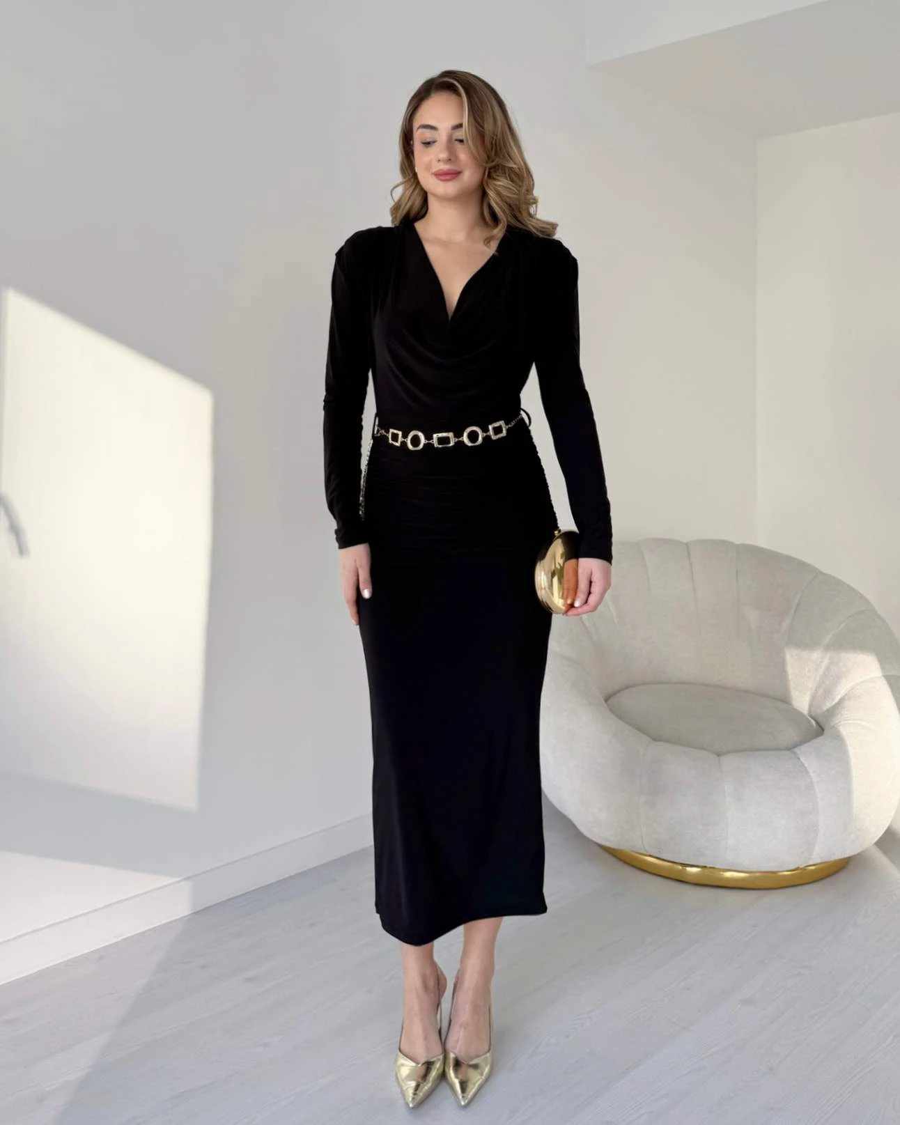 Degaje Yaka Metal Kemerli Elbise