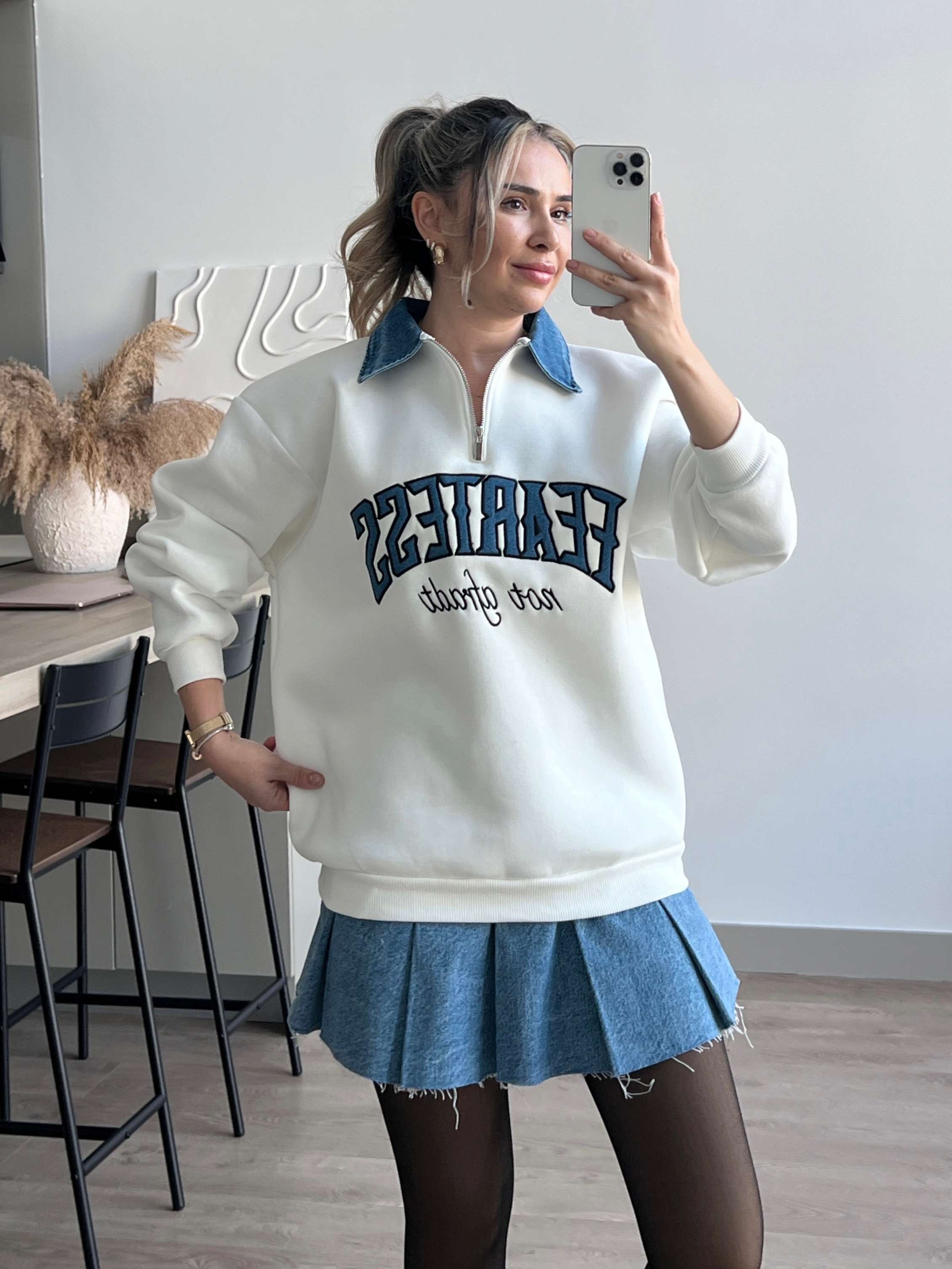 Denim Yakalı Sweatshirt