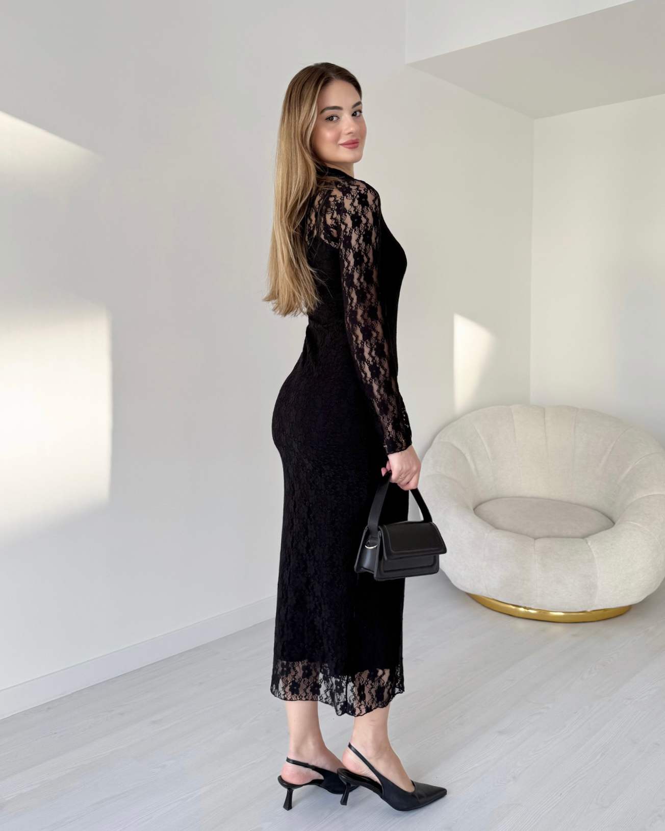 Astarlı Uzun Dantel Elbise