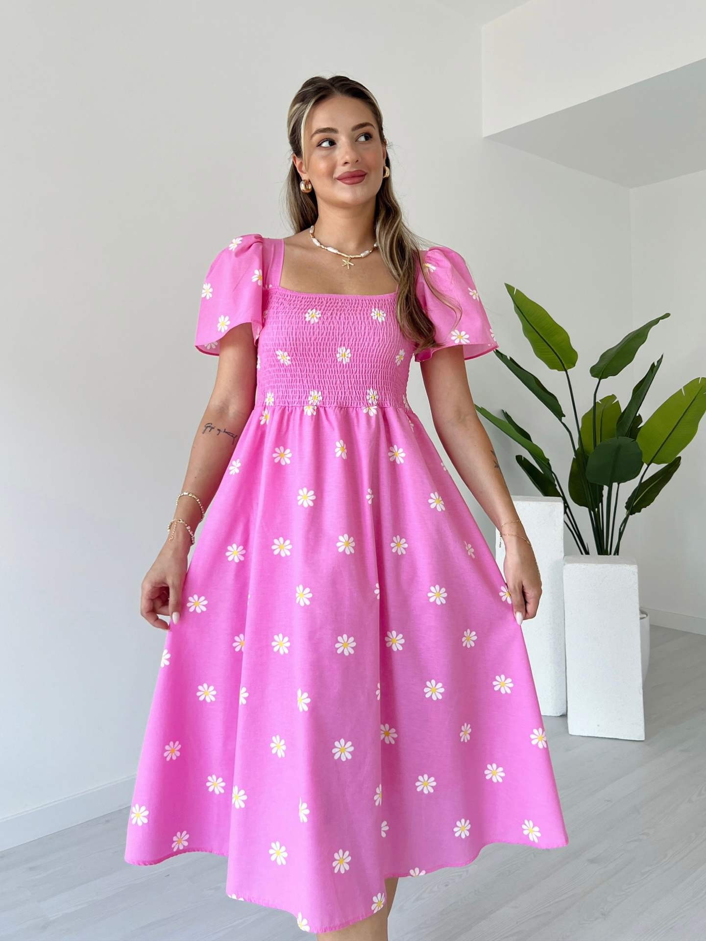 Papatya Desen Göğüs Gipeli Elbise - Pembe