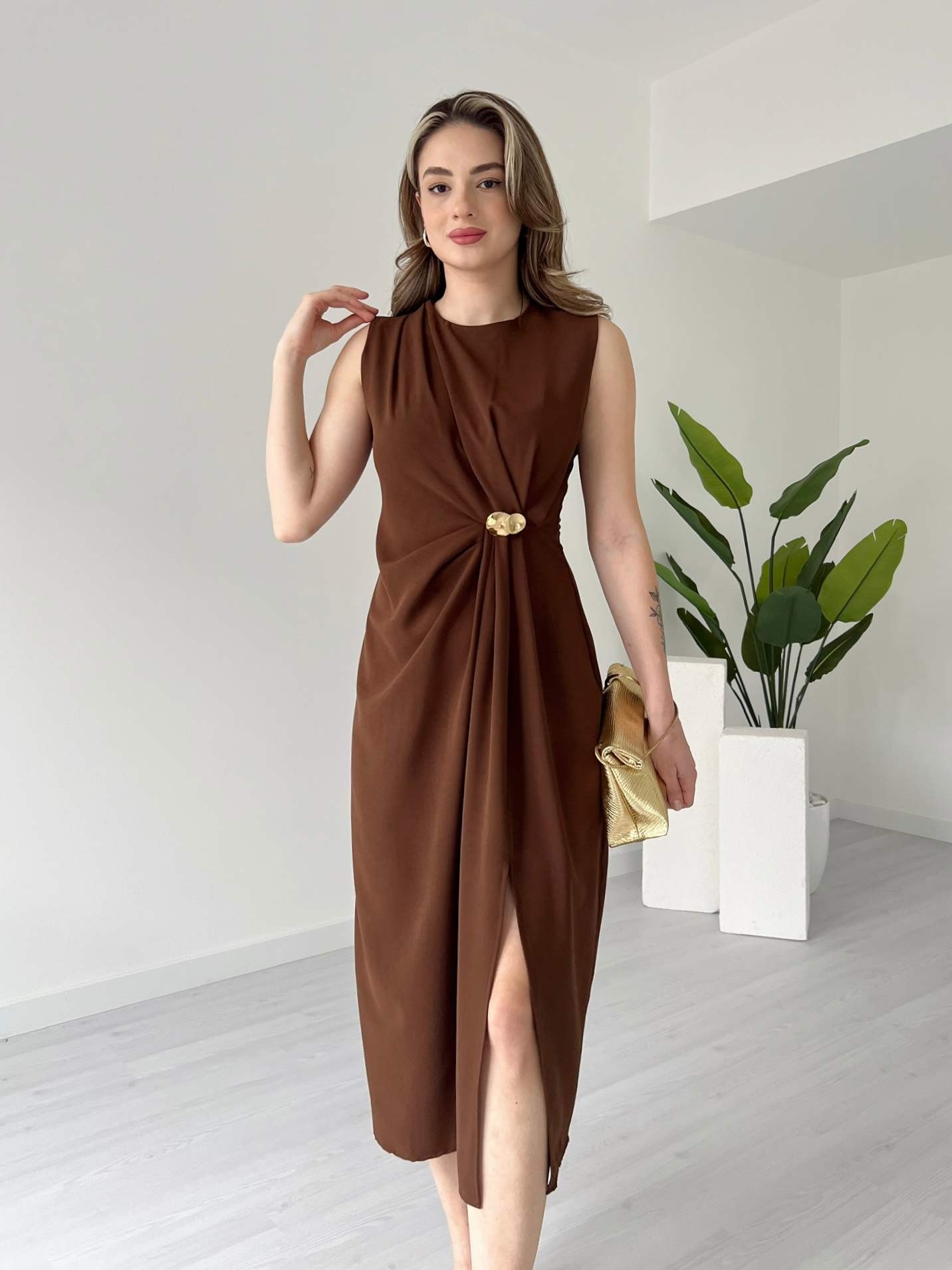 Broş Detaylı VANESSA Elbise