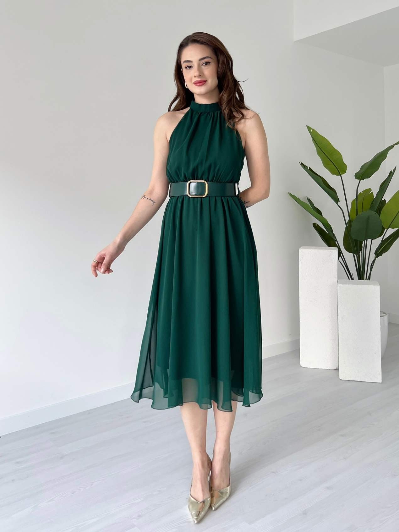 Halter Yaka Kemerli Şifon Elbise