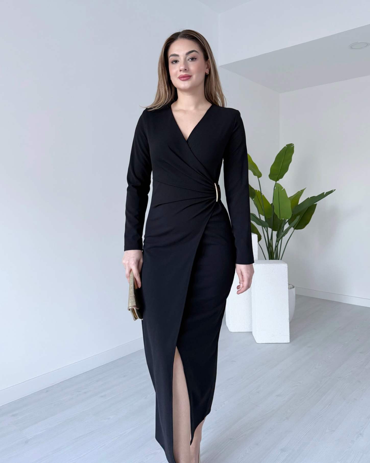 Broş Detaylı Anvelop Elbise