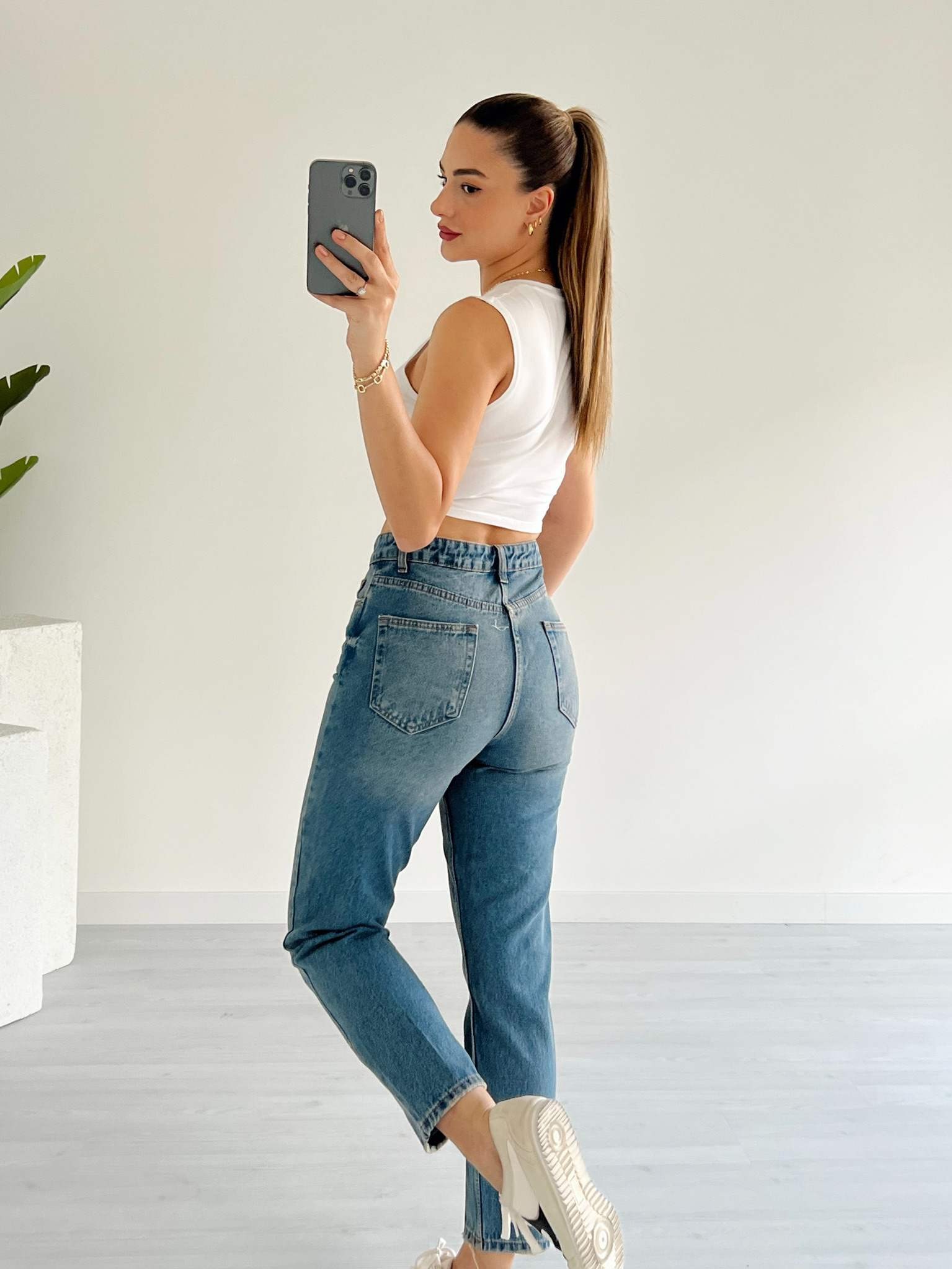 Paça Detaylı Yüksek Bel Mom Jean