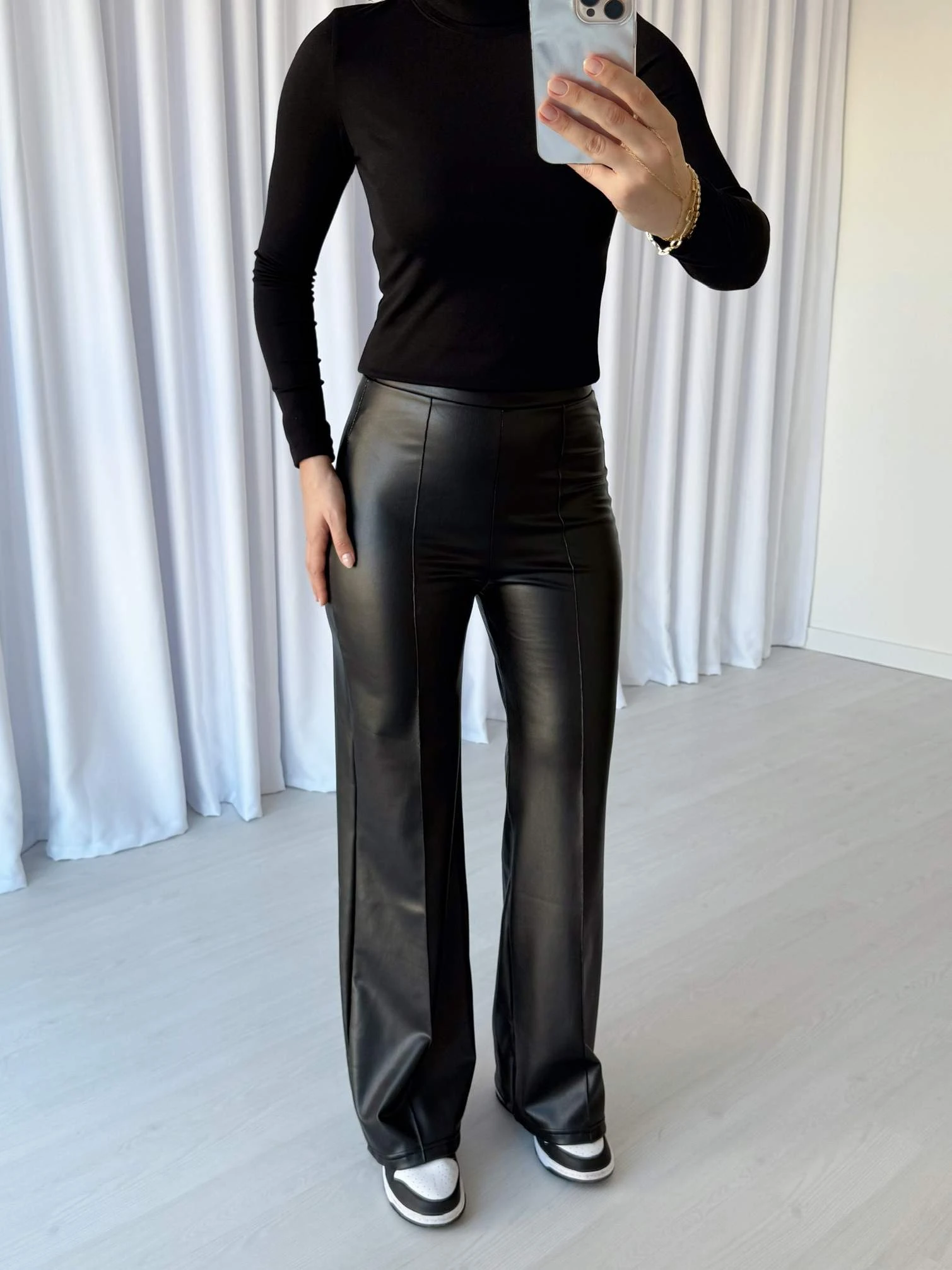 Beli Lastikli Çimalı Deri Pantolon