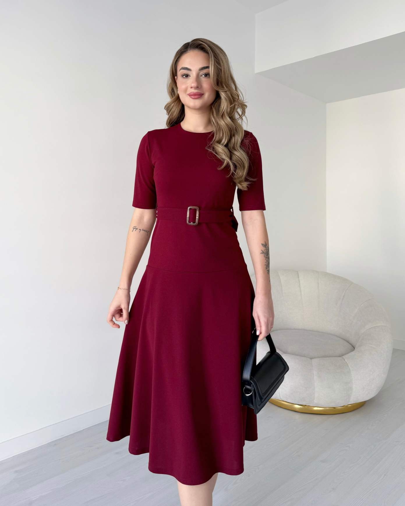 Kısa Kol Kemerli Midi Boy Elbise - Bordo