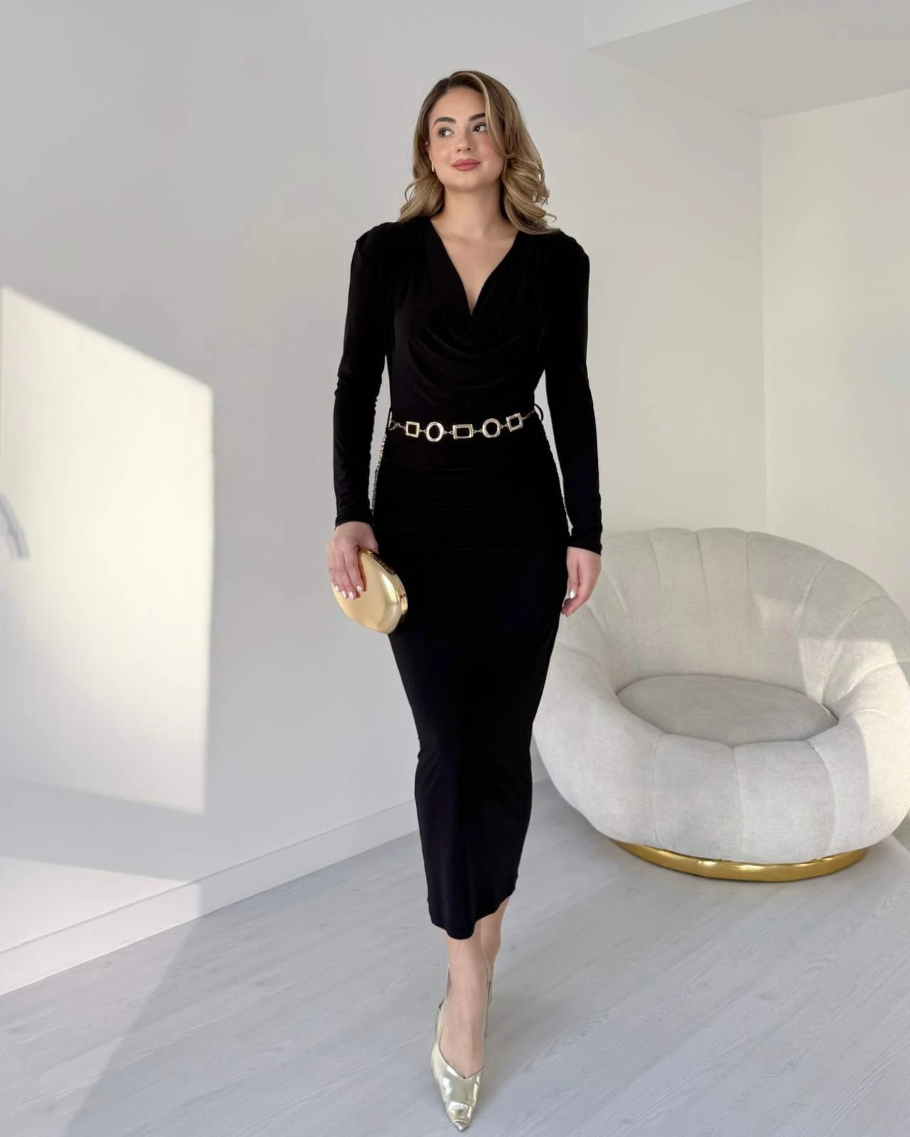 Degaje Yaka Metal Kemerli Elbise