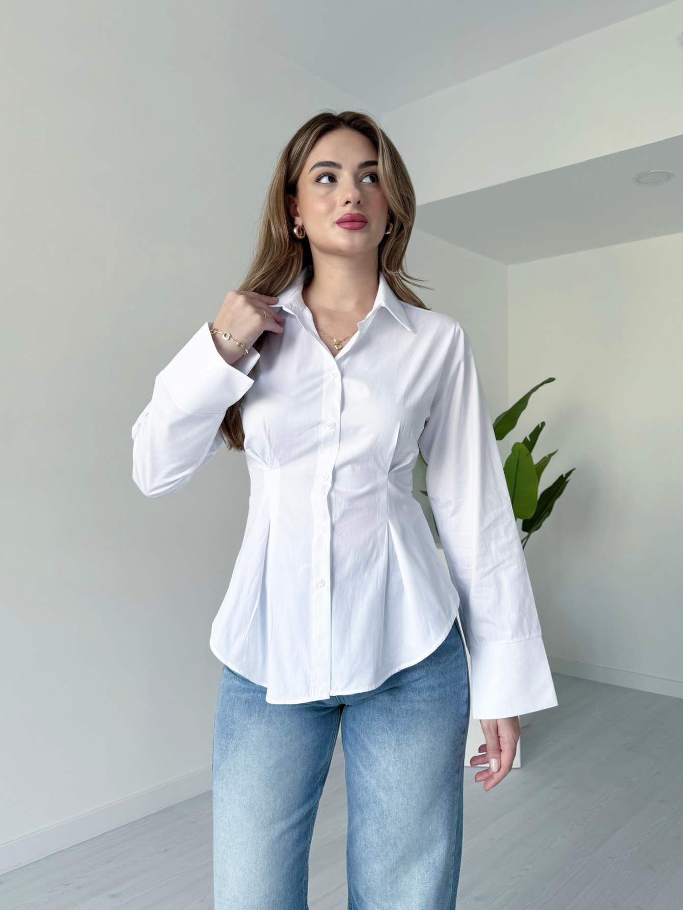 Belden Oturtmalı Poplin Gömlek