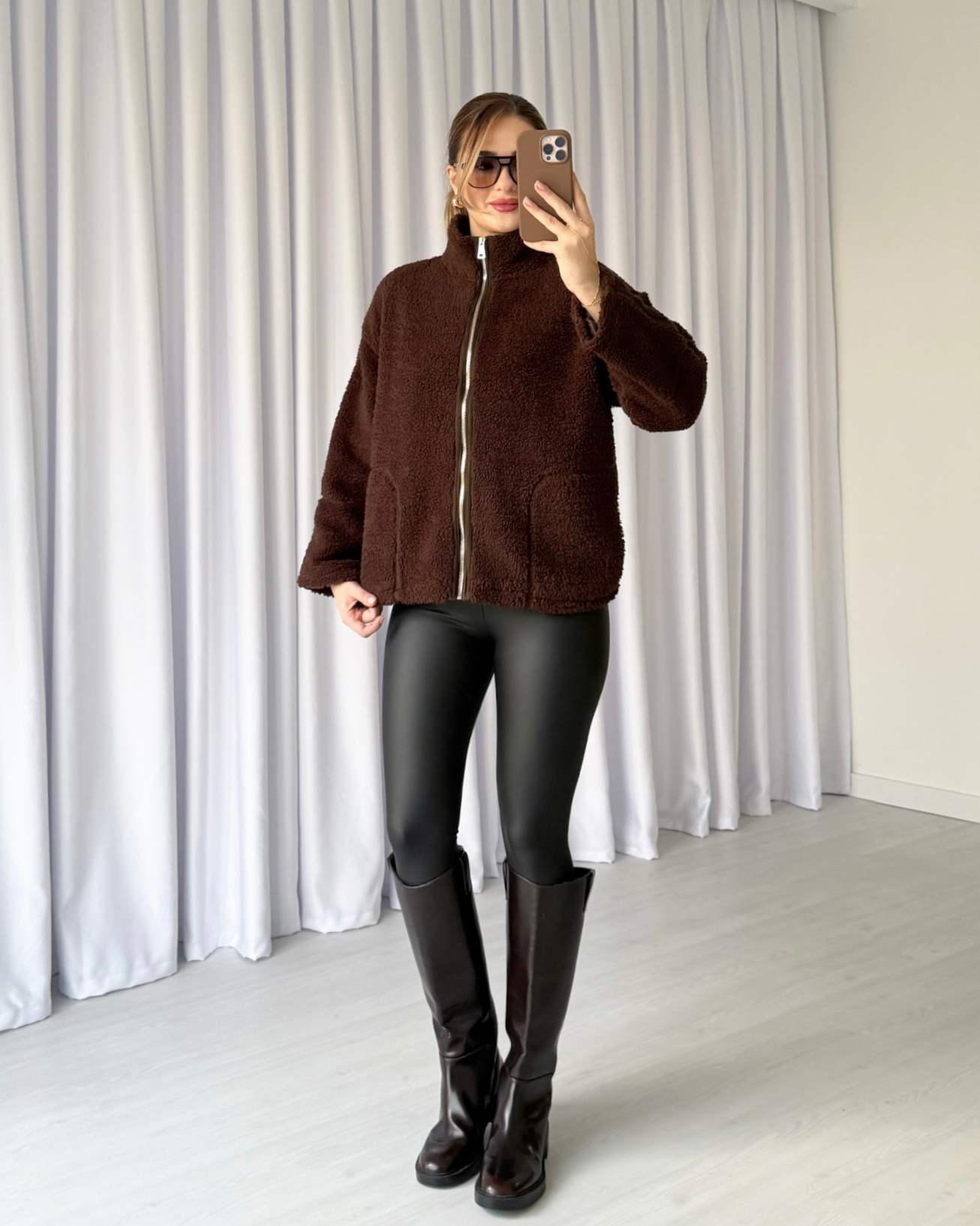 Dik Yaka Cepli Peluş Mont