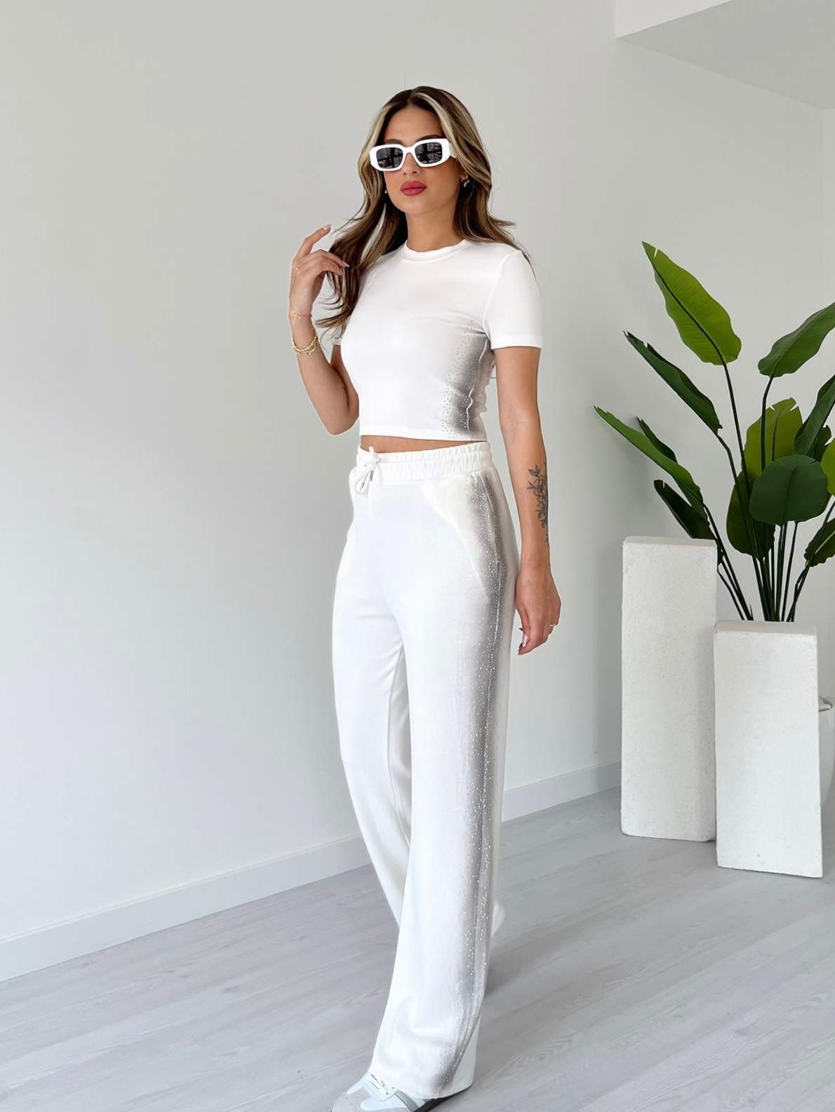 Modal Kumaş Taş Süslemeli Crop Takım - Beyaz