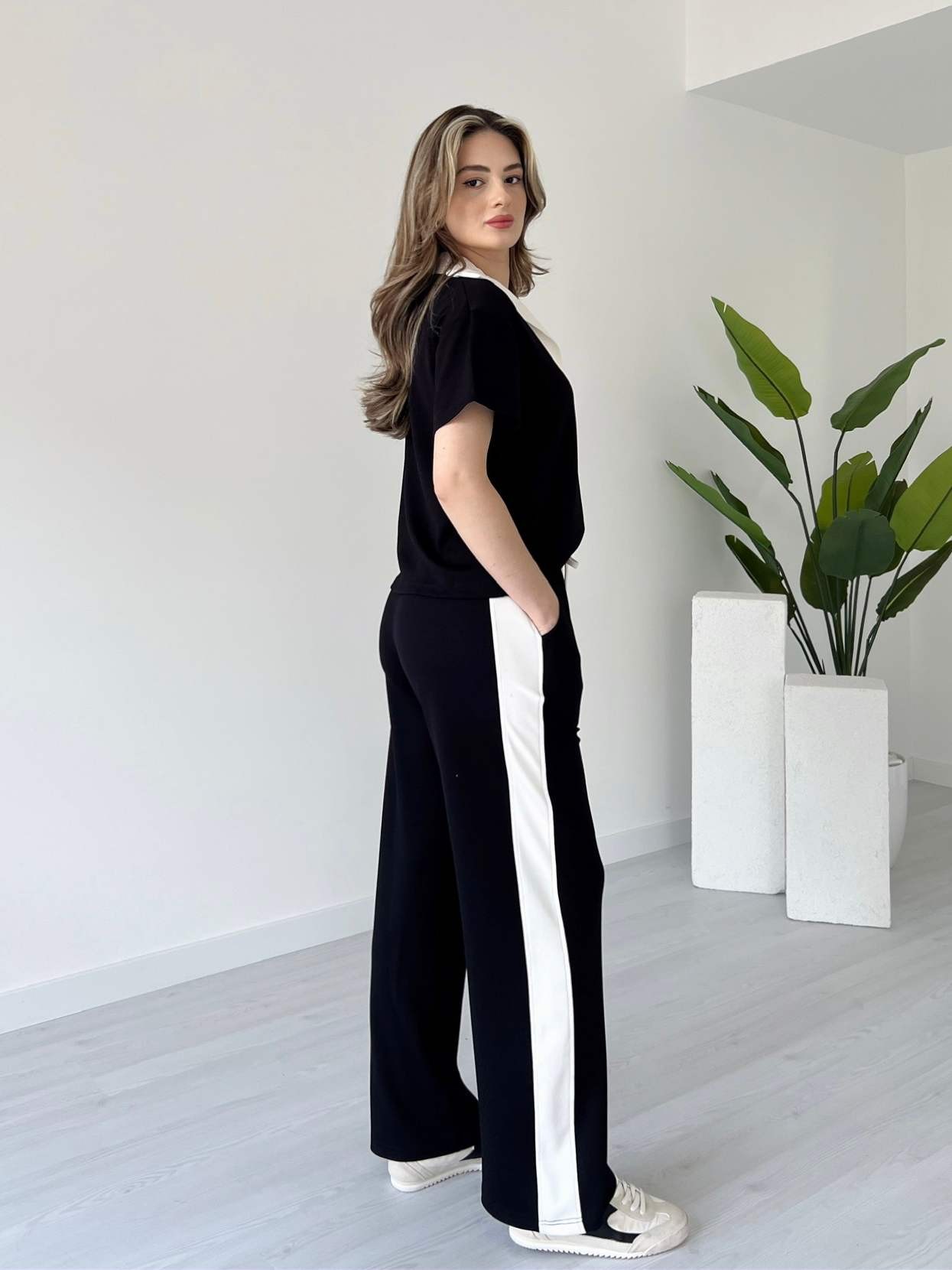 Geniş Yakalı Modal Takım