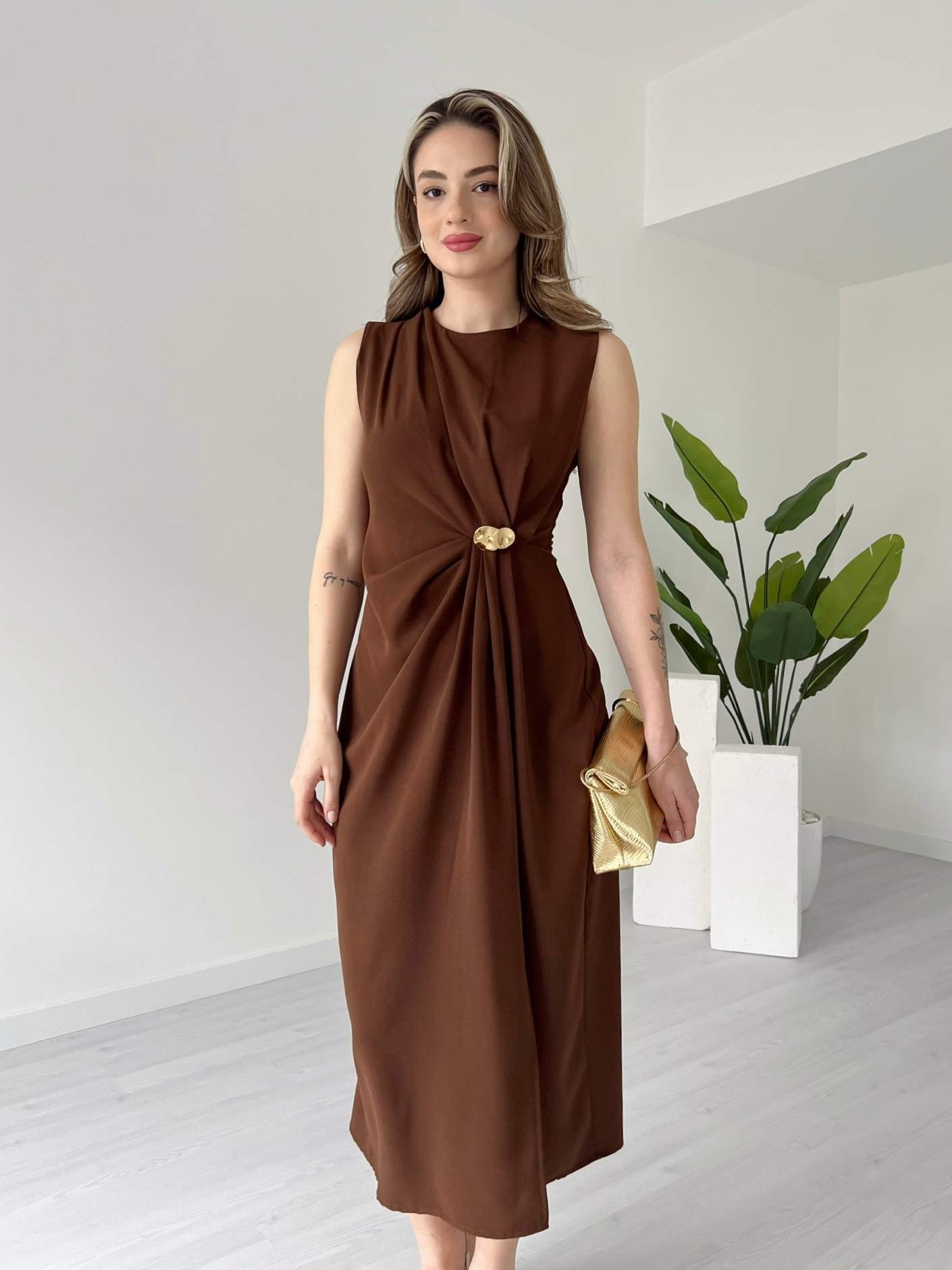 Broş Detaylı VANESSA Elbise