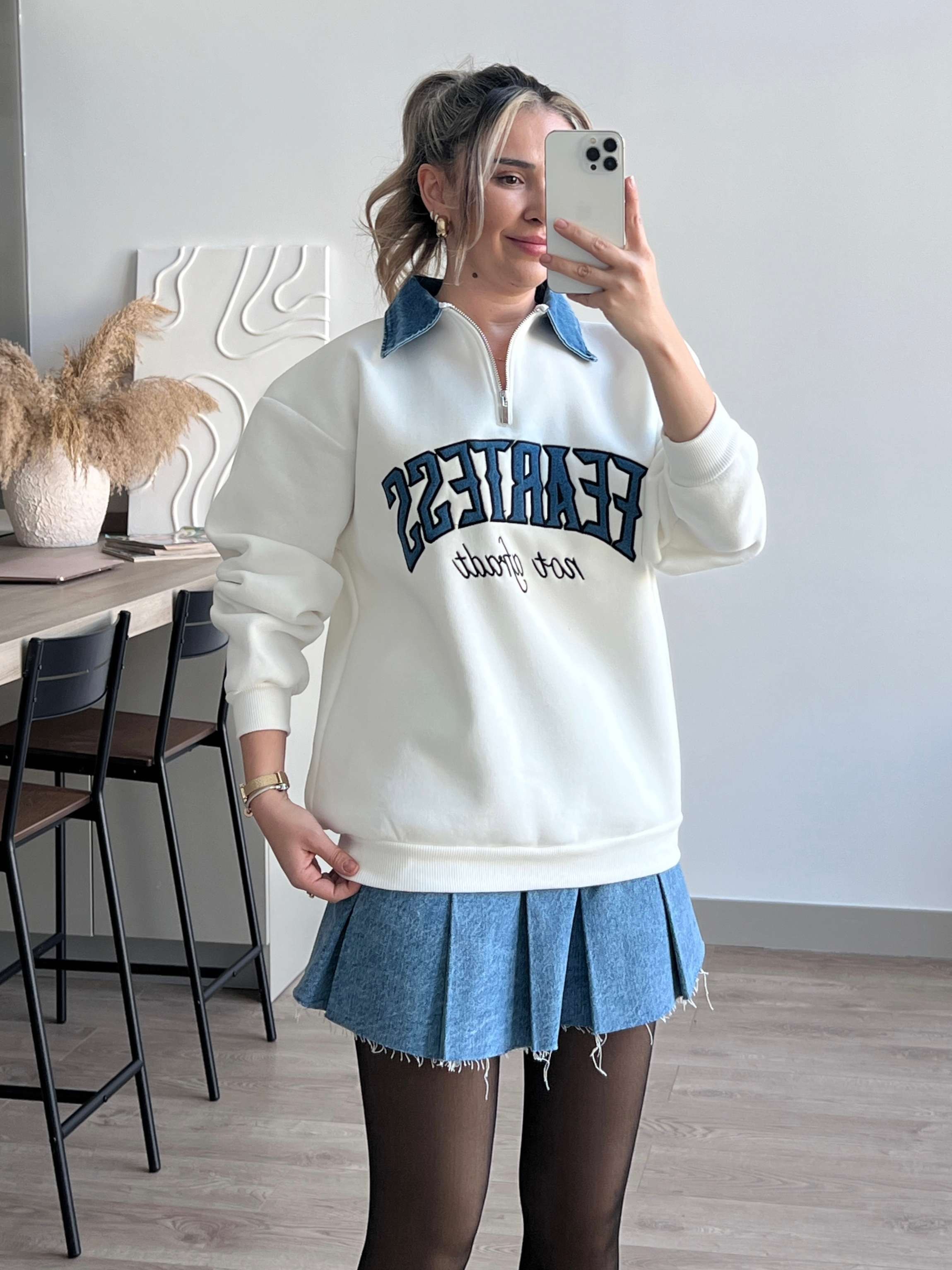 Denim Yakalı Sweatshirt