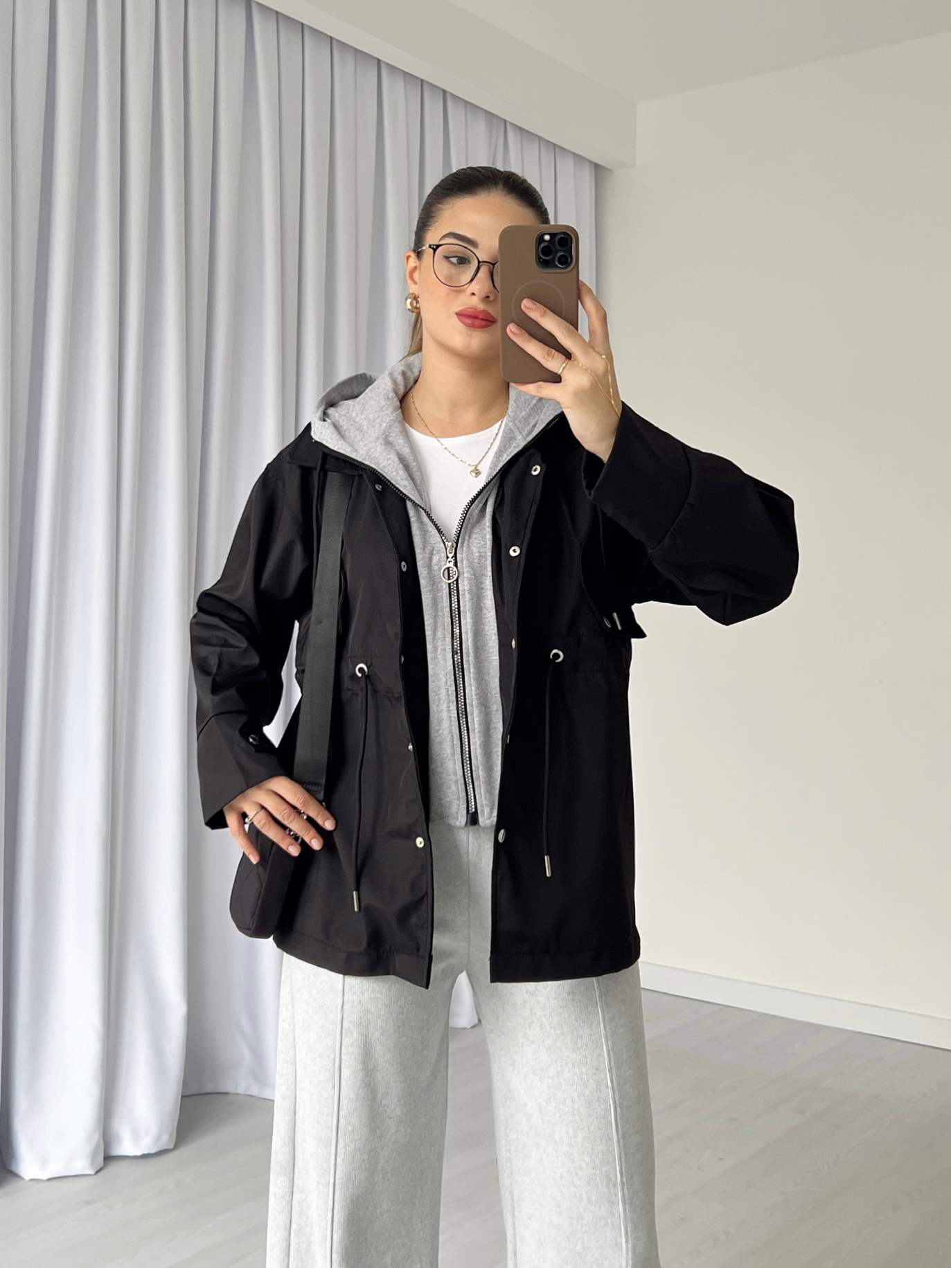 Kapüşon Detaylı Yağmurluk