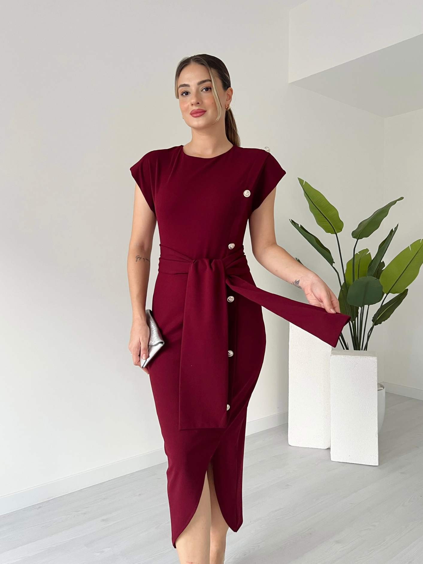 Düğme Detaylı Kuşaklı Midi Elbise - Bordo