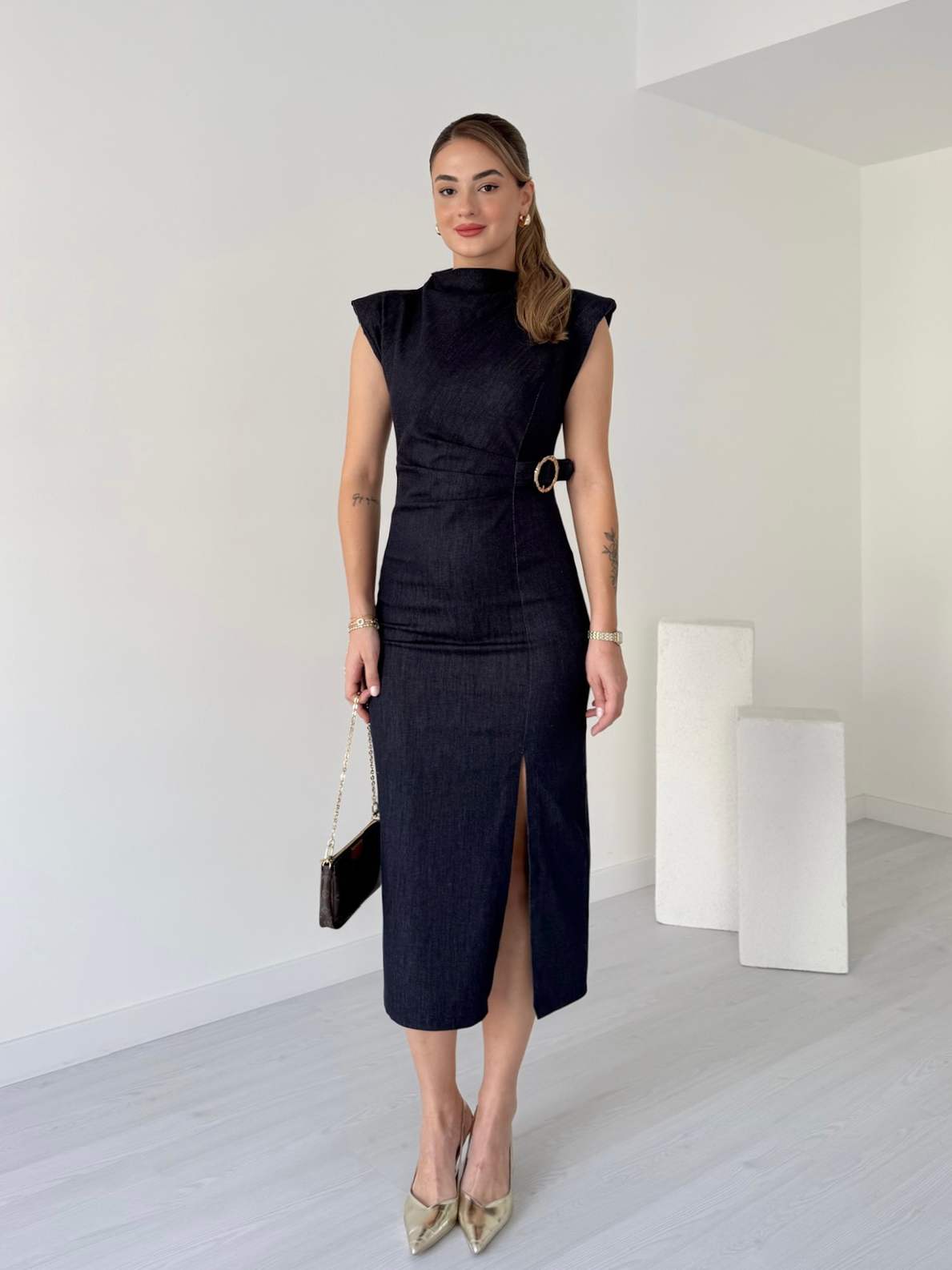 Vatkalı Midi Boy Tek Yırtmaçlı Denim Elbise