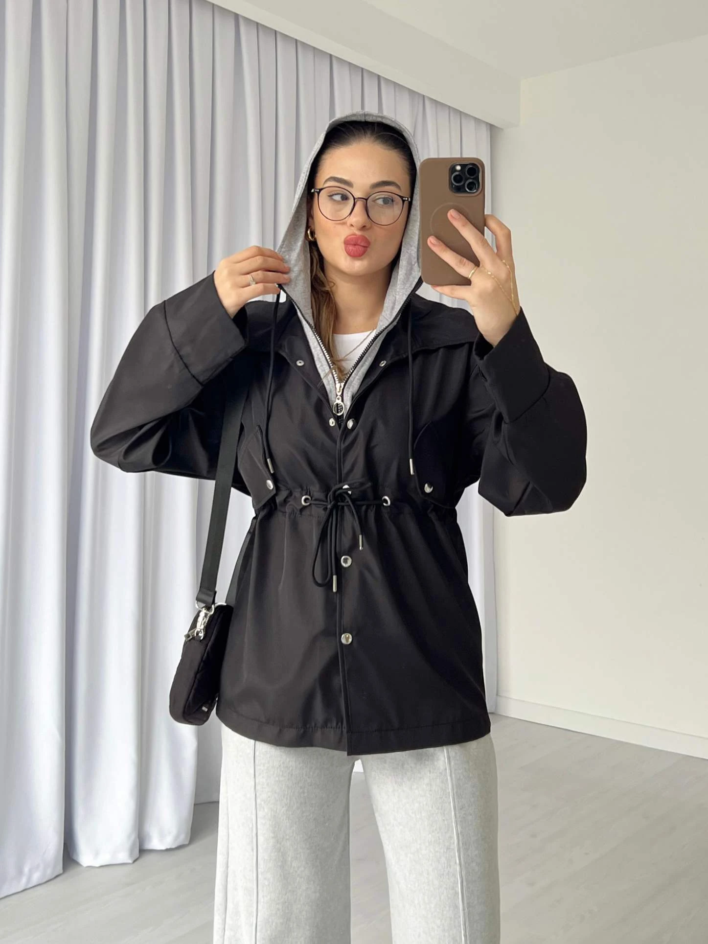 Kapüşon Detaylı Yağmurluk