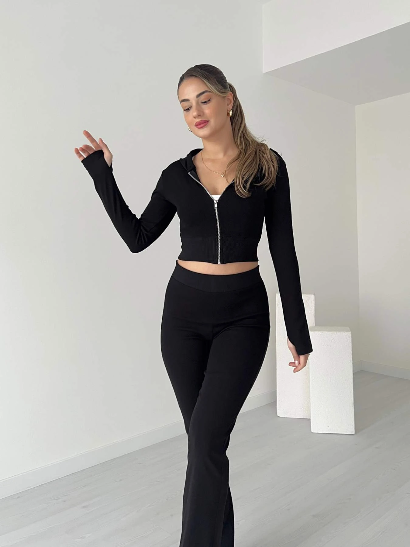 Parmak Geçmeli Crop Penye Takım