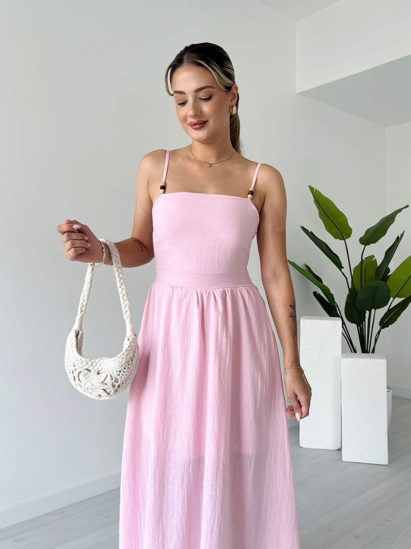 Askısı Boncuk Detaylı Astarlı Midi Elbise - Pembe