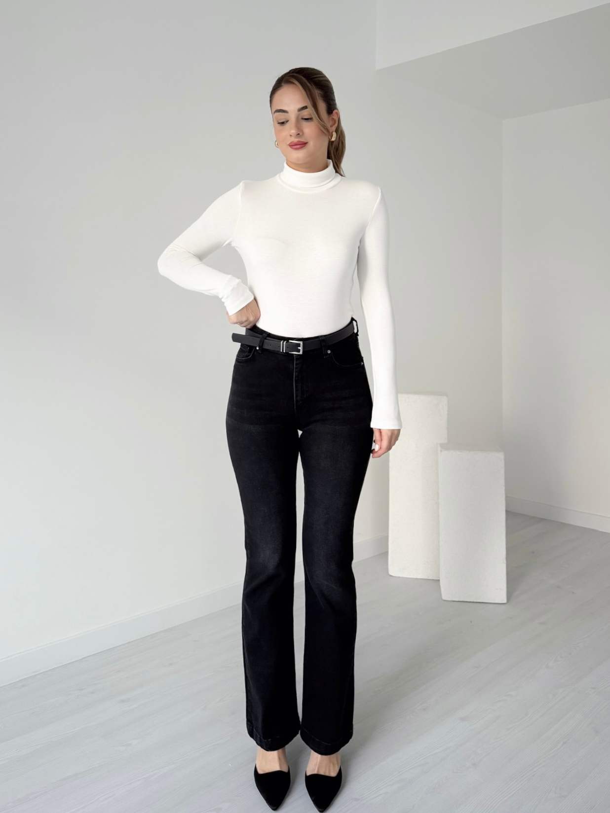 Siyah Likralı Flare Jean