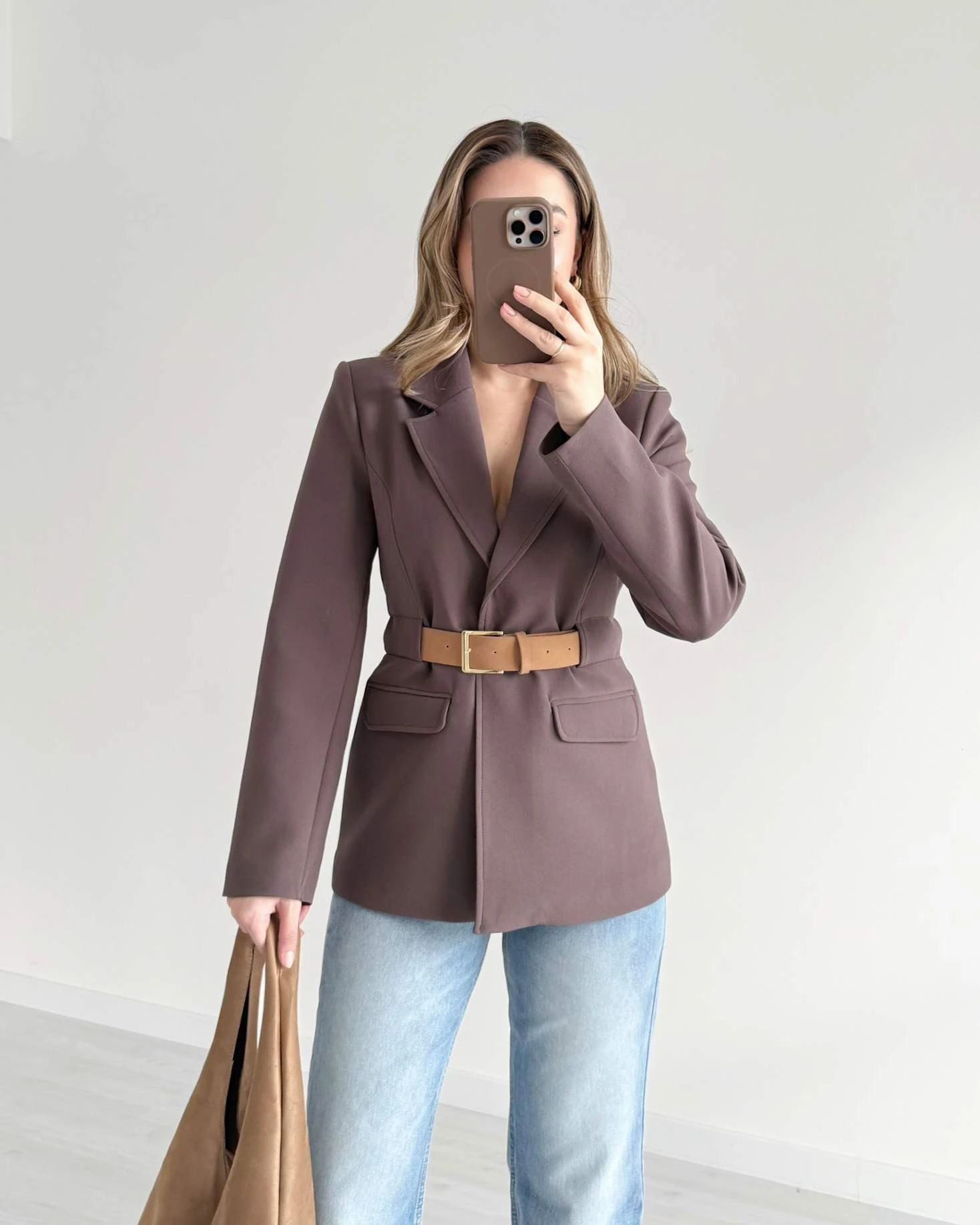 Kemer Detaylı Vizon Ceket