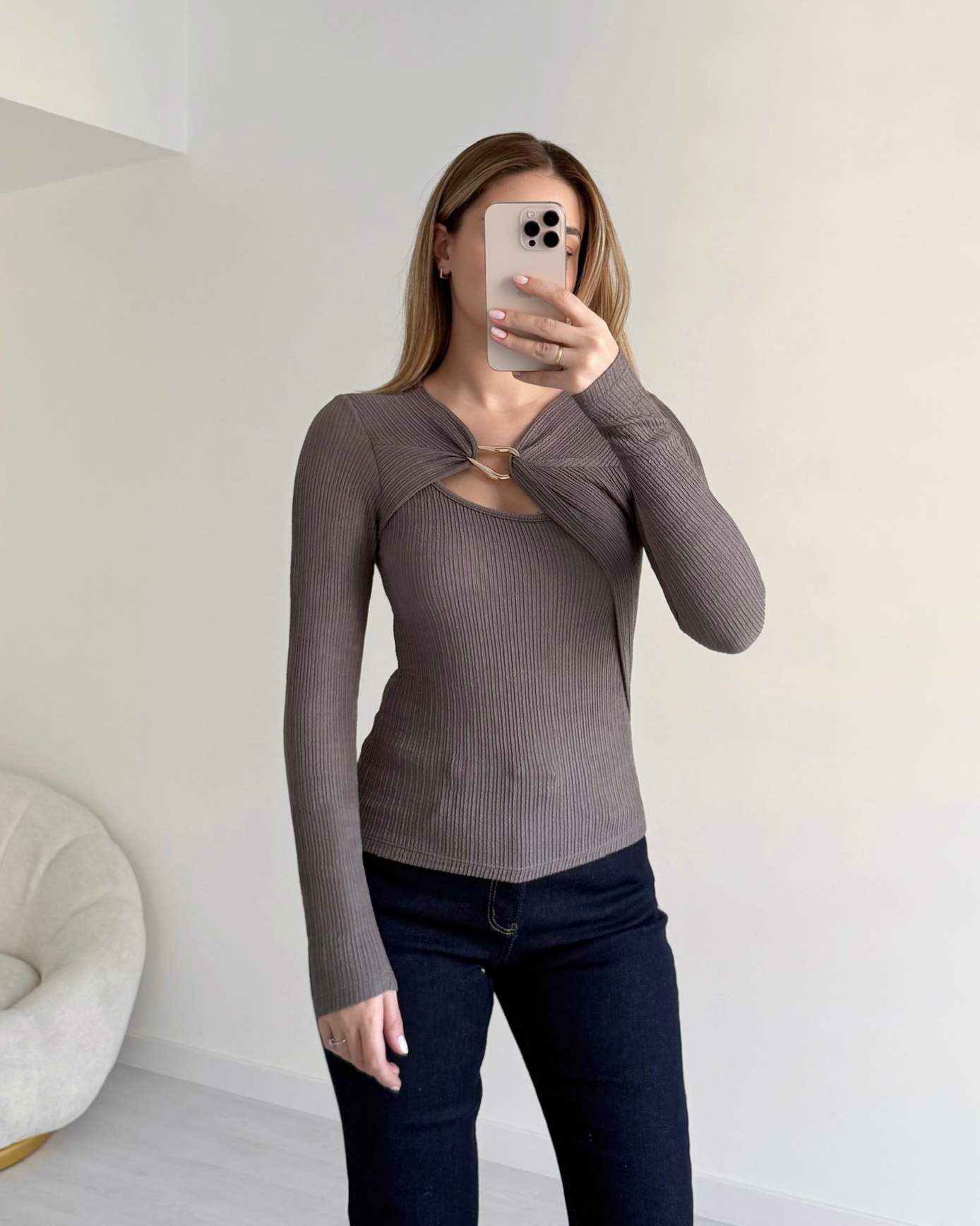 Yaka Dekolteli Tasarım Bluz