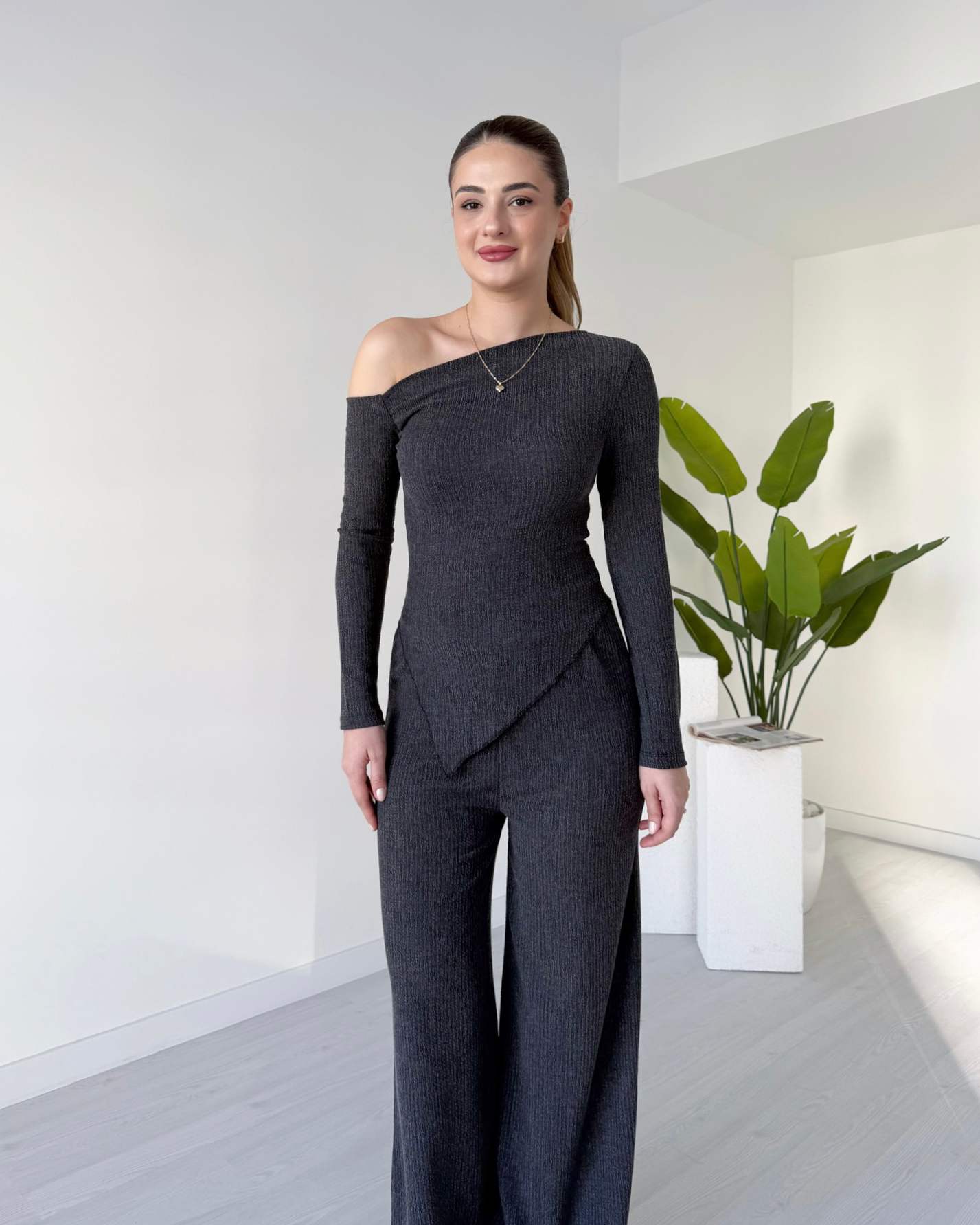 Omuz Detaylı Asimetrik İkili Takım