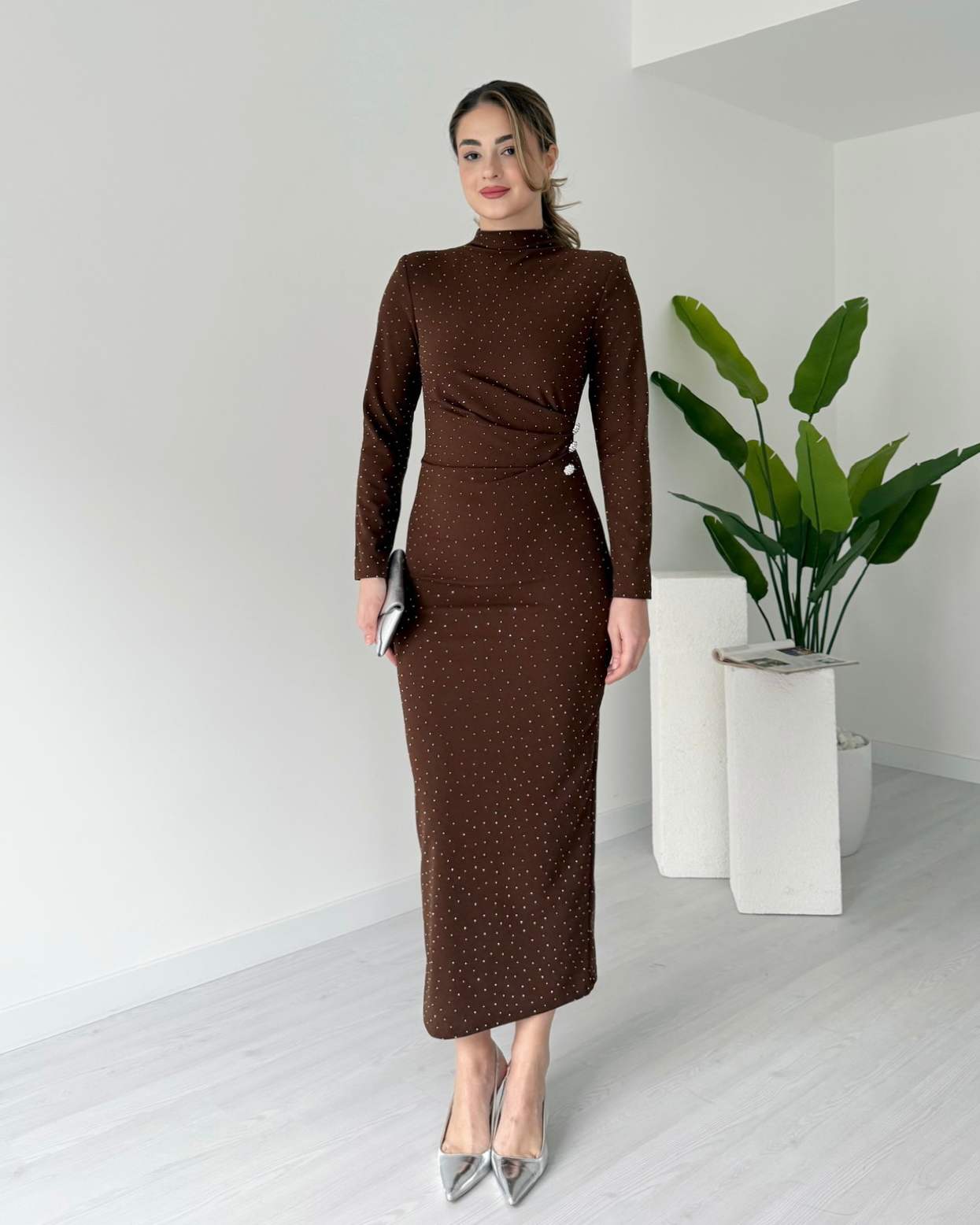 Düğme Detaylı Taş Süslemeli Elbise