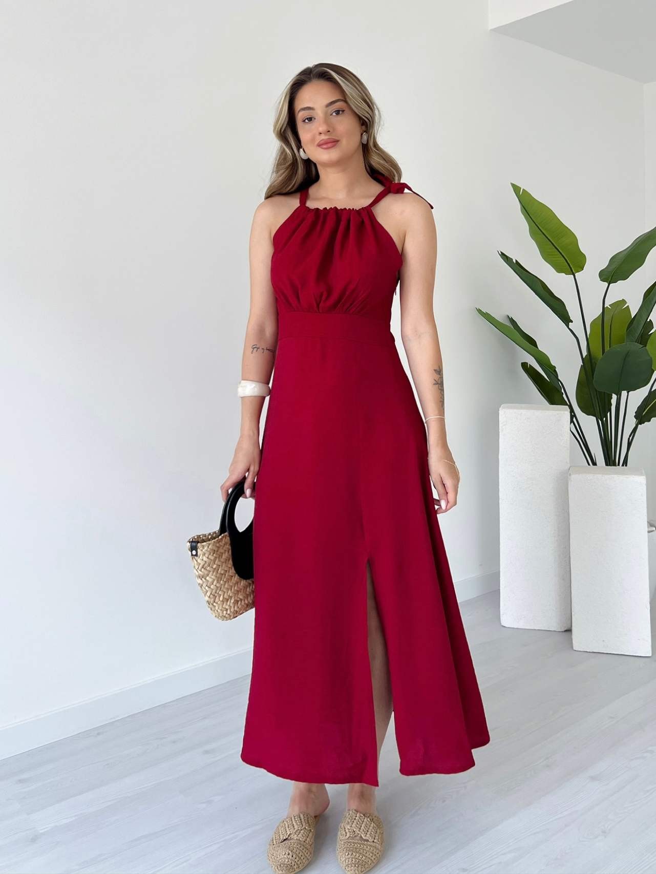 Halter Yaka Yırtmaçlı Midi Elbise