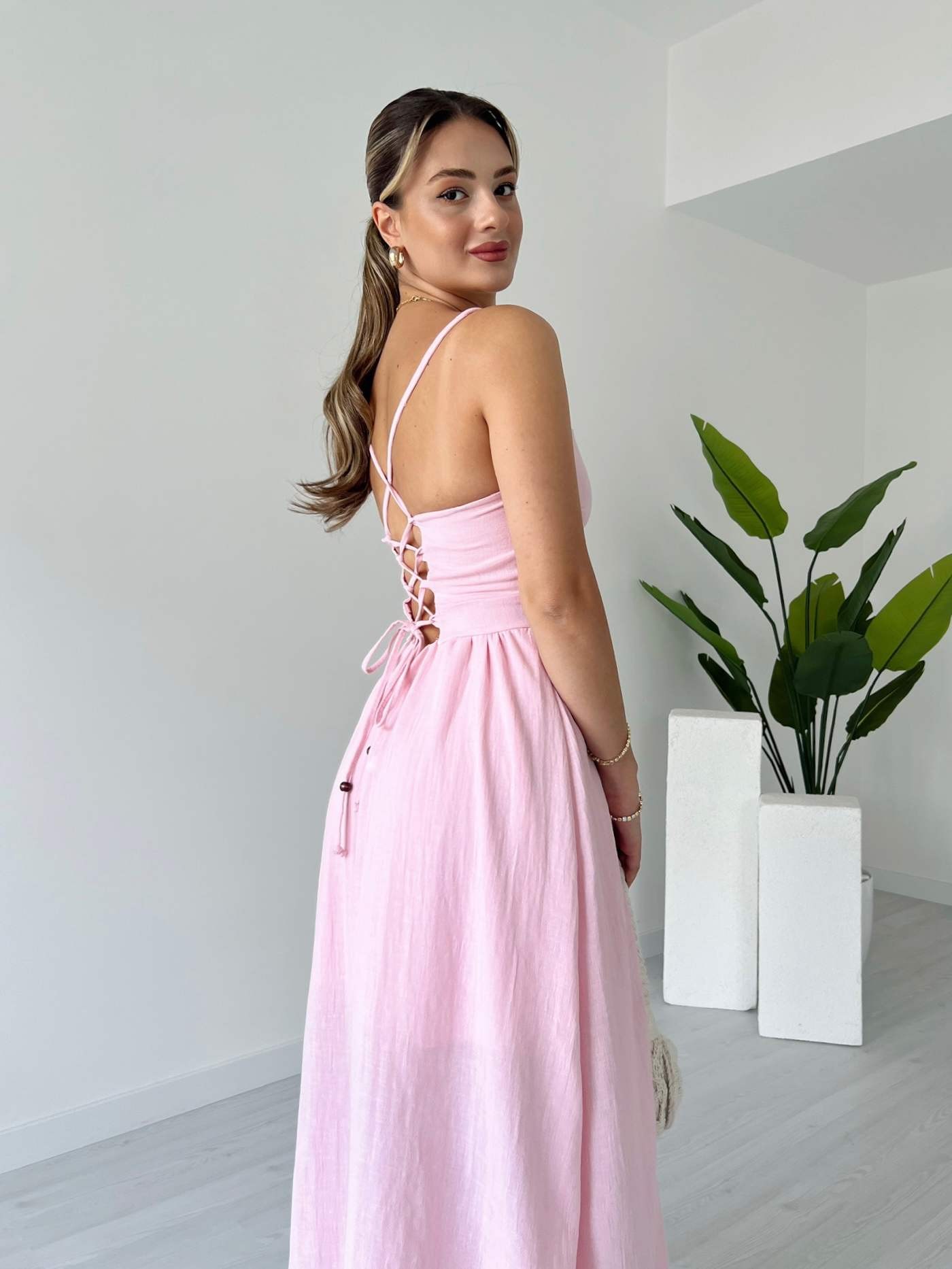 Askısı Boncuk Detaylı Astarlı Midi Elbise - Pembe