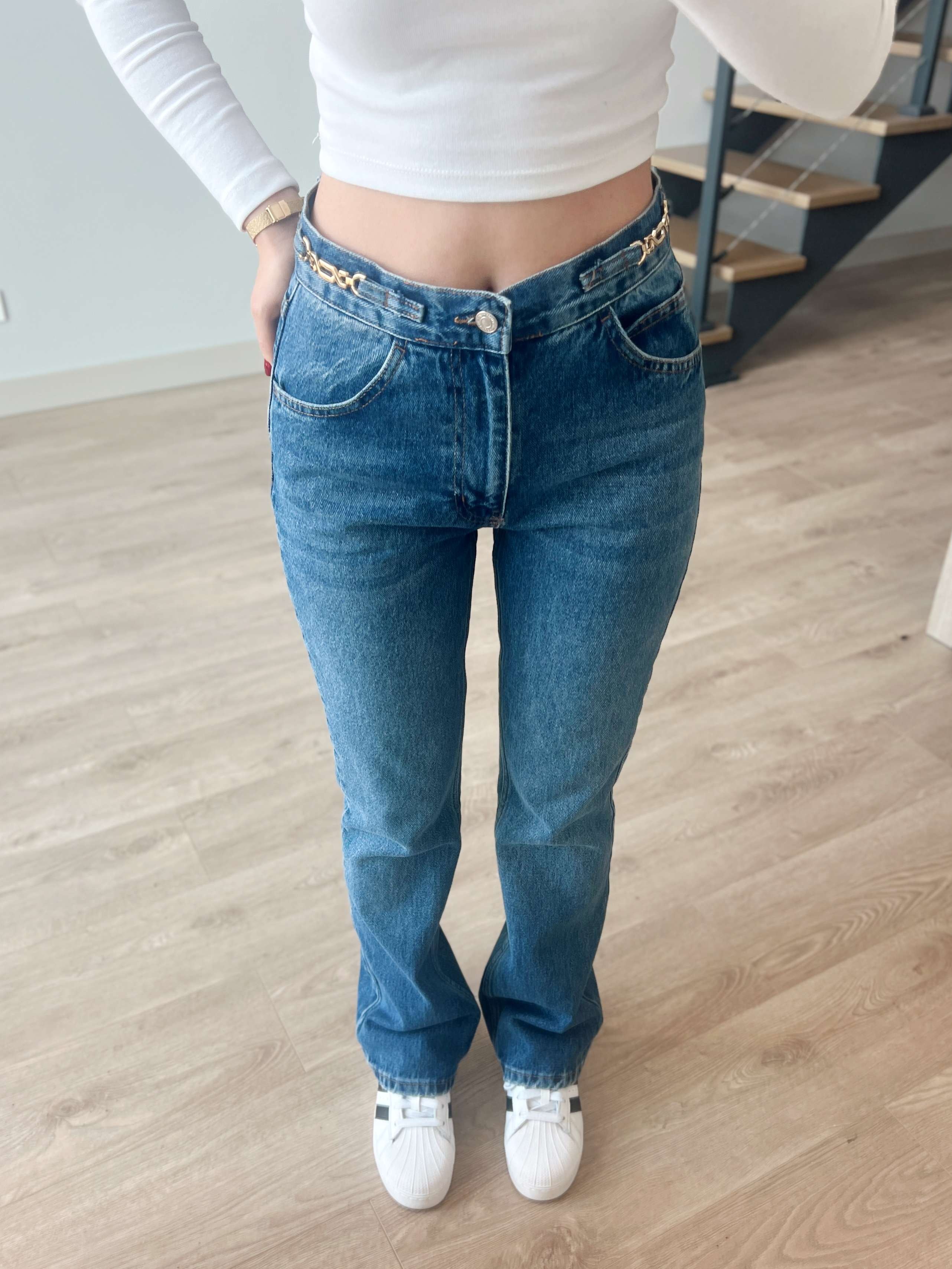 Beli Zincir Detaylı Straight Jean