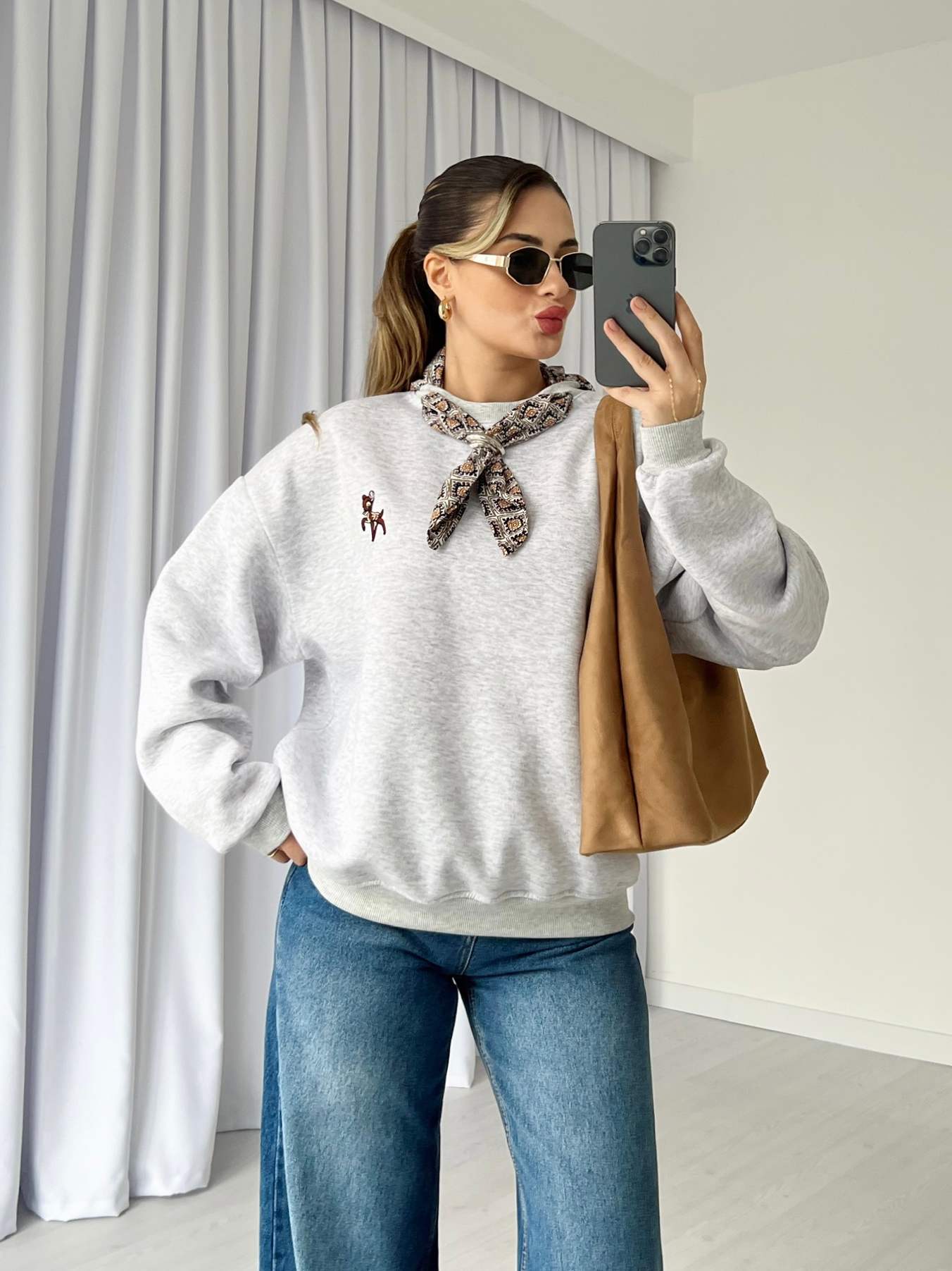 Fular Detaylı Oversize Sweatshirt