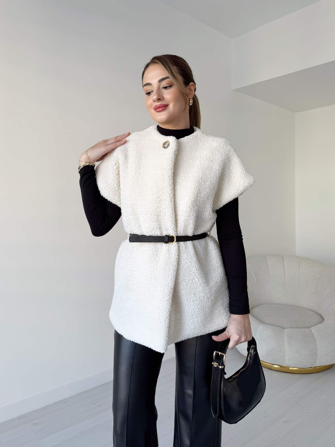 Kemerli Peluş Yelek - Beyaz