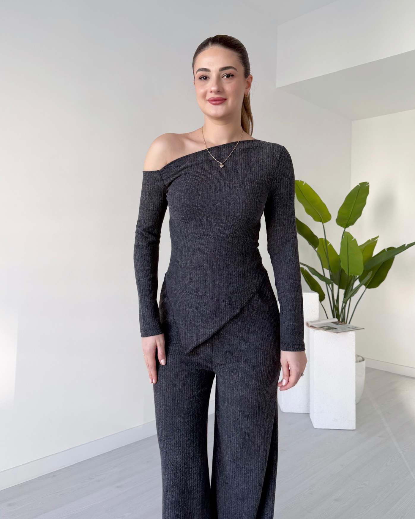 Omuz Detaylı Asimetrik İkili Takım