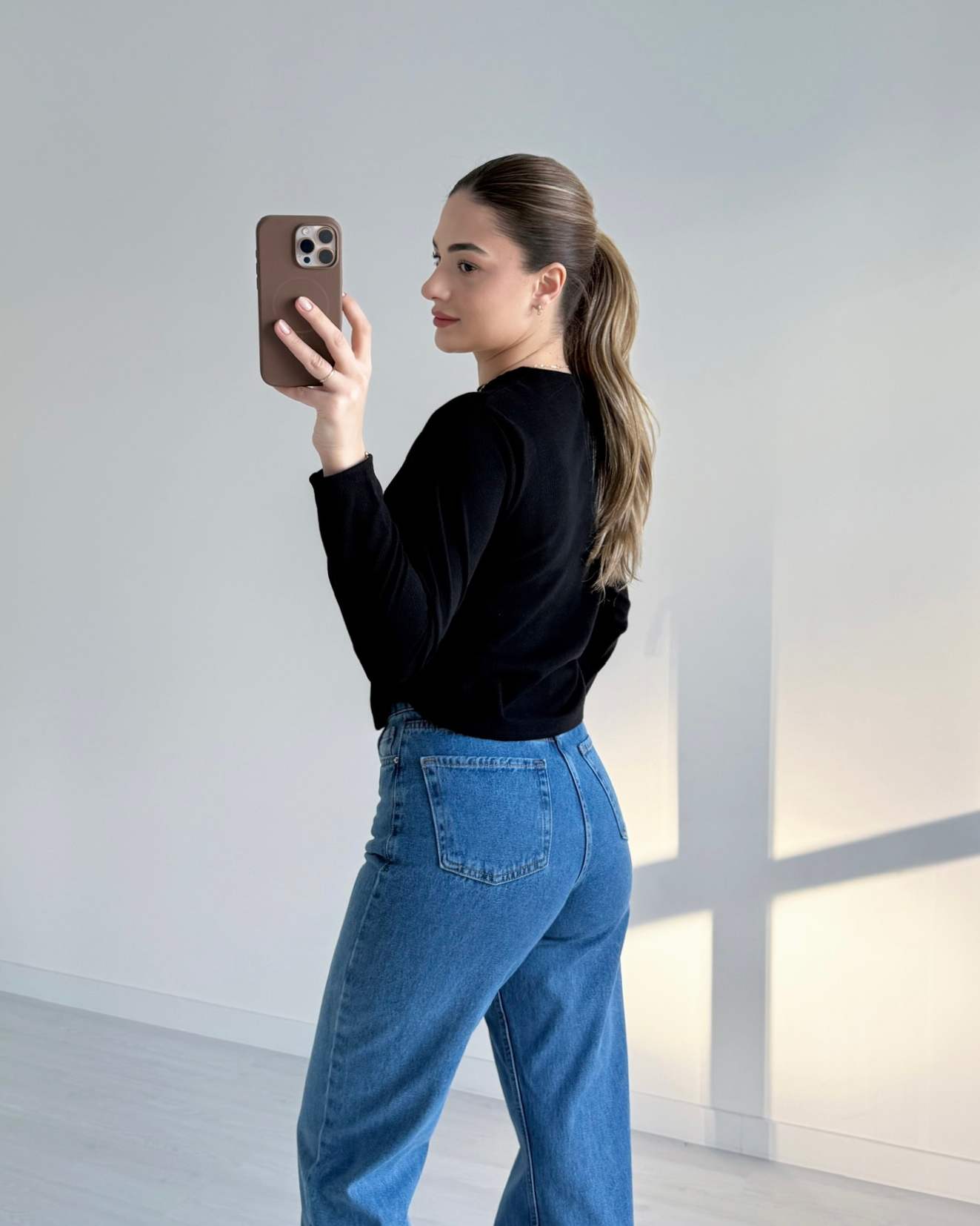 Yanı Büzgülü Soft Dokulu Bluz - Siyah