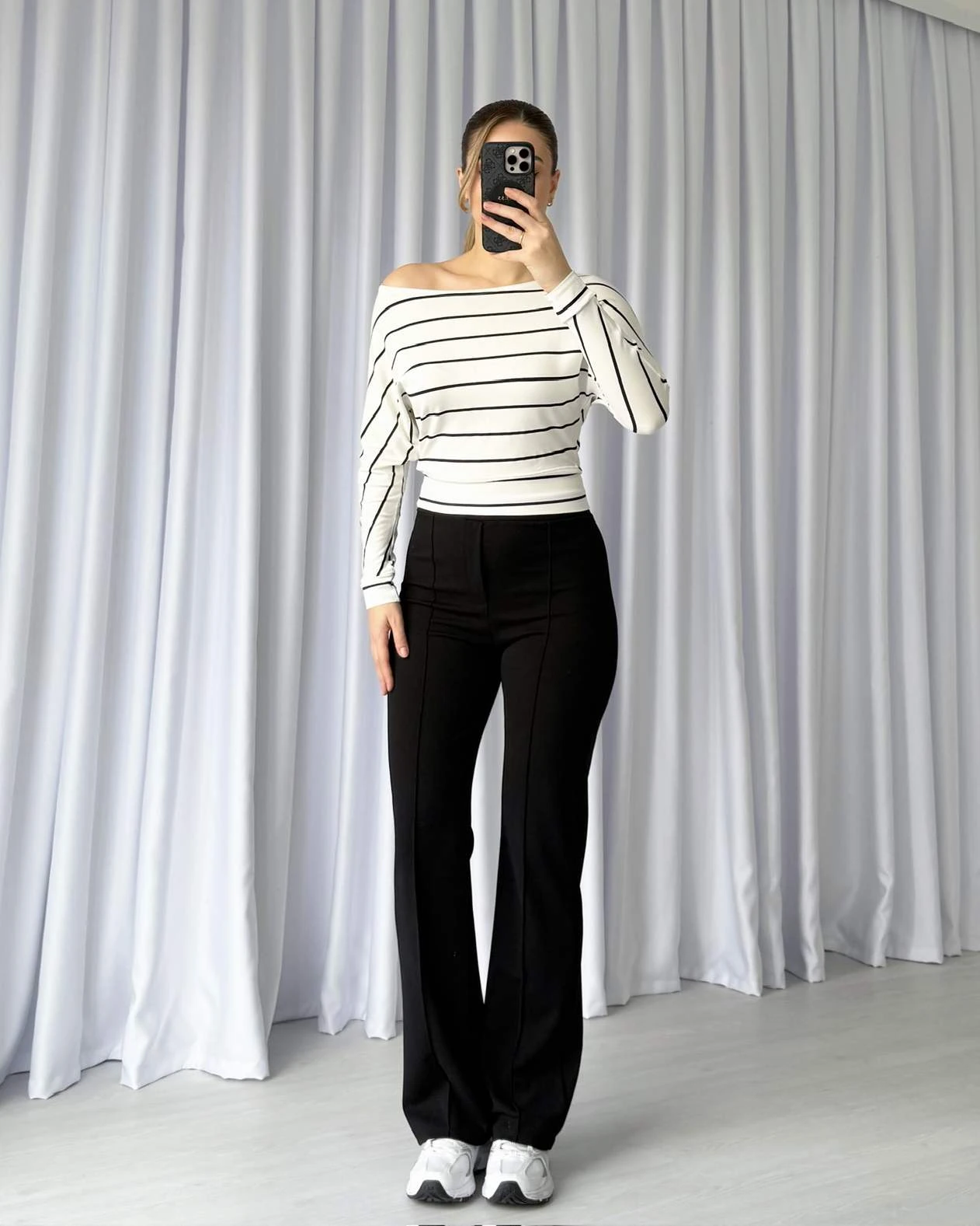 Kayık Yaka Çizgili Bluz