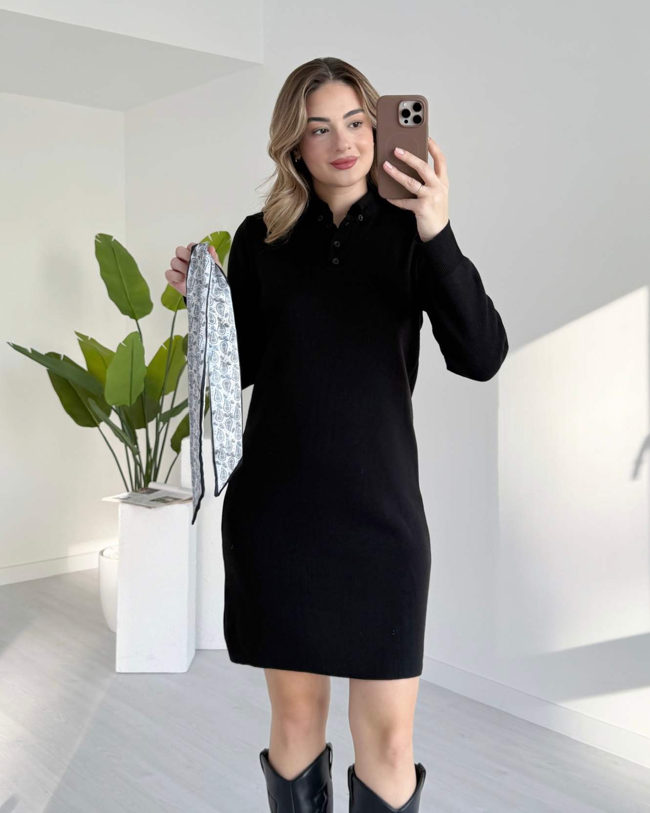 Fularlı Polo Yaka Triko Elbise