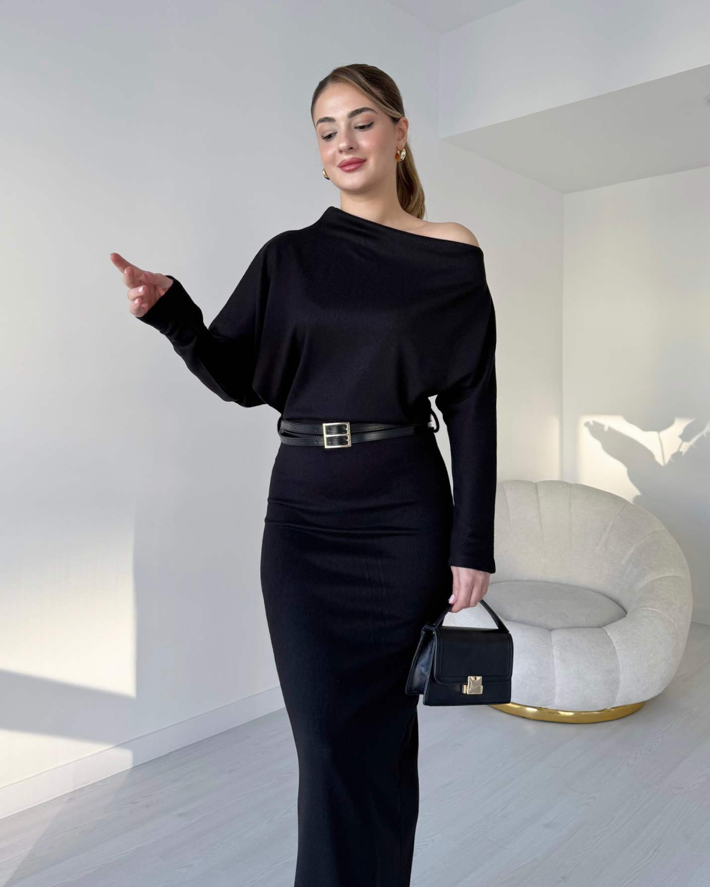 Düşük Omuz Kemerli Maksi Elbise