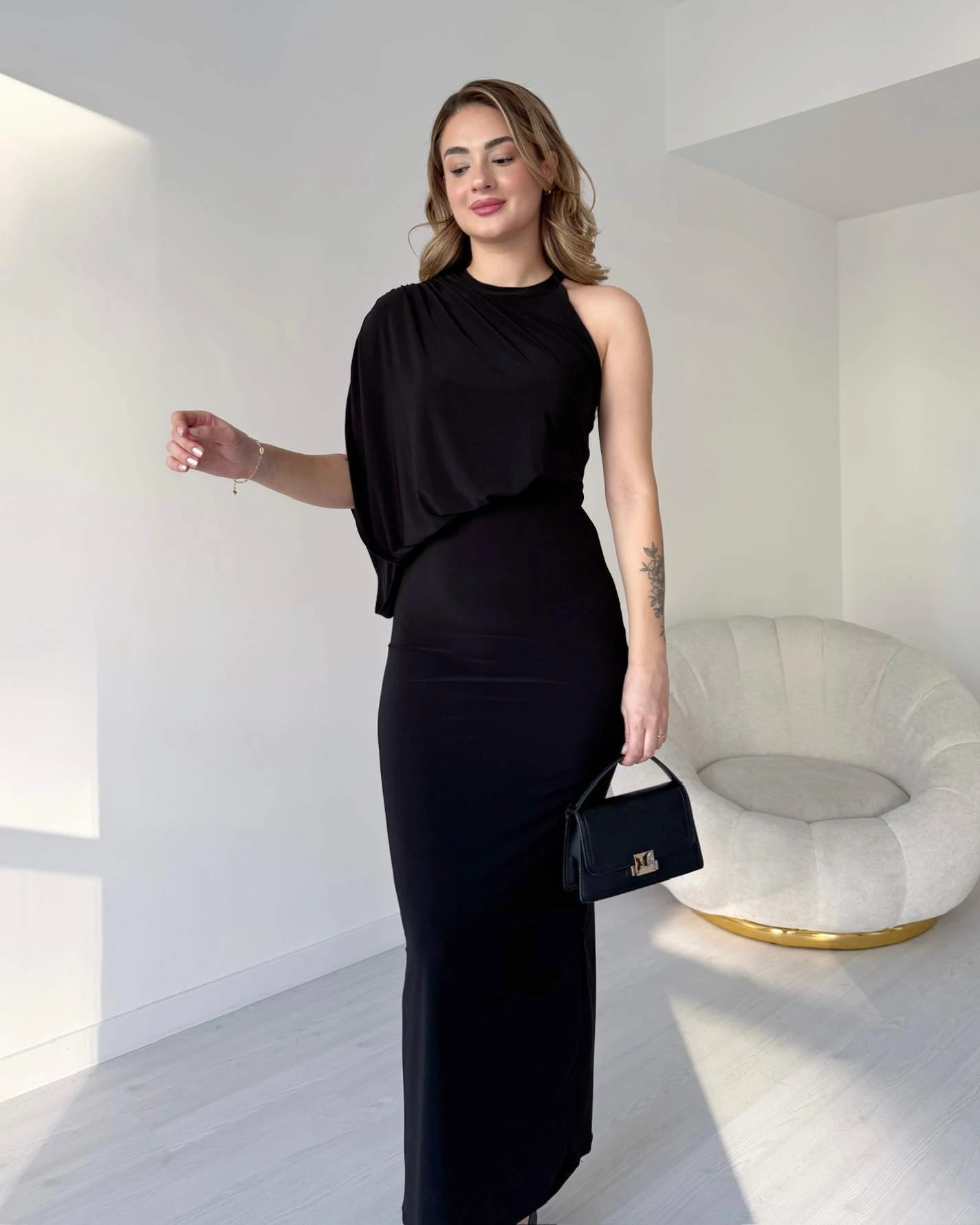 Tek Omuz Drapeli Sandy Elbise