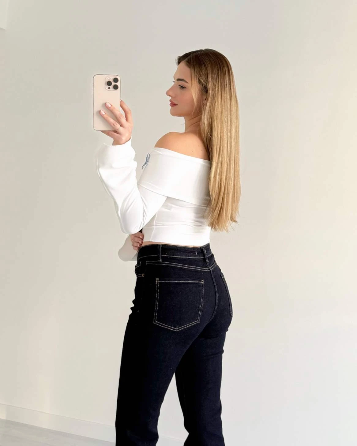 Madonna Yaka Kelebekli Bluz