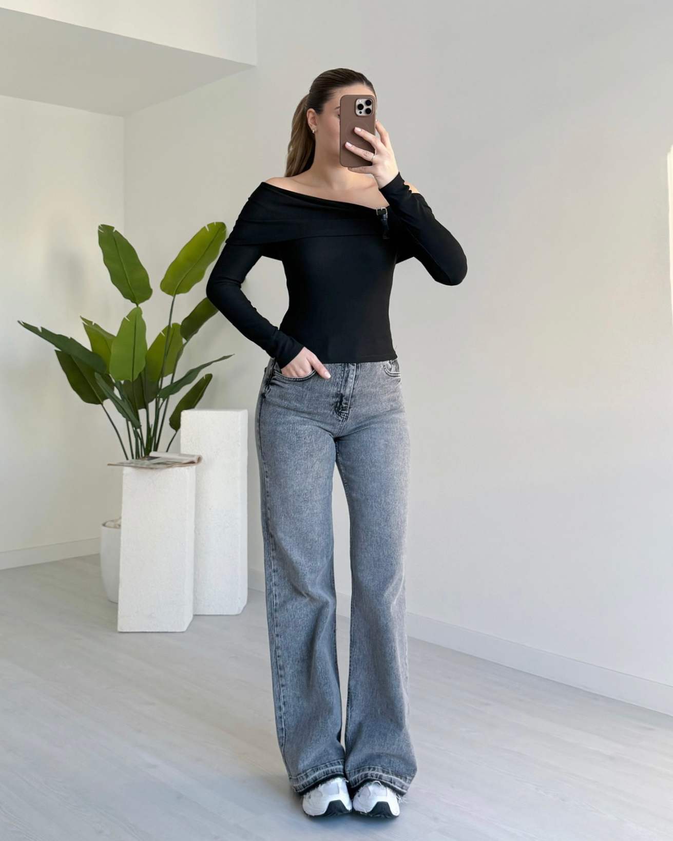 Madonna Yaka Toka Detaylı Bluz