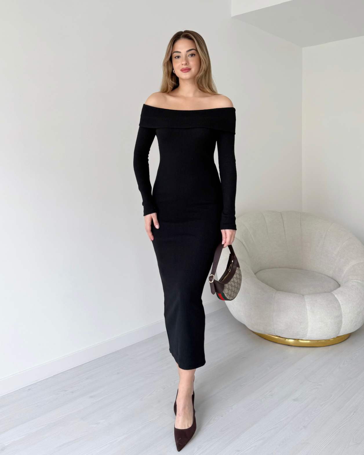 Madonna Yaka Şardonlu Yumoş Elbise