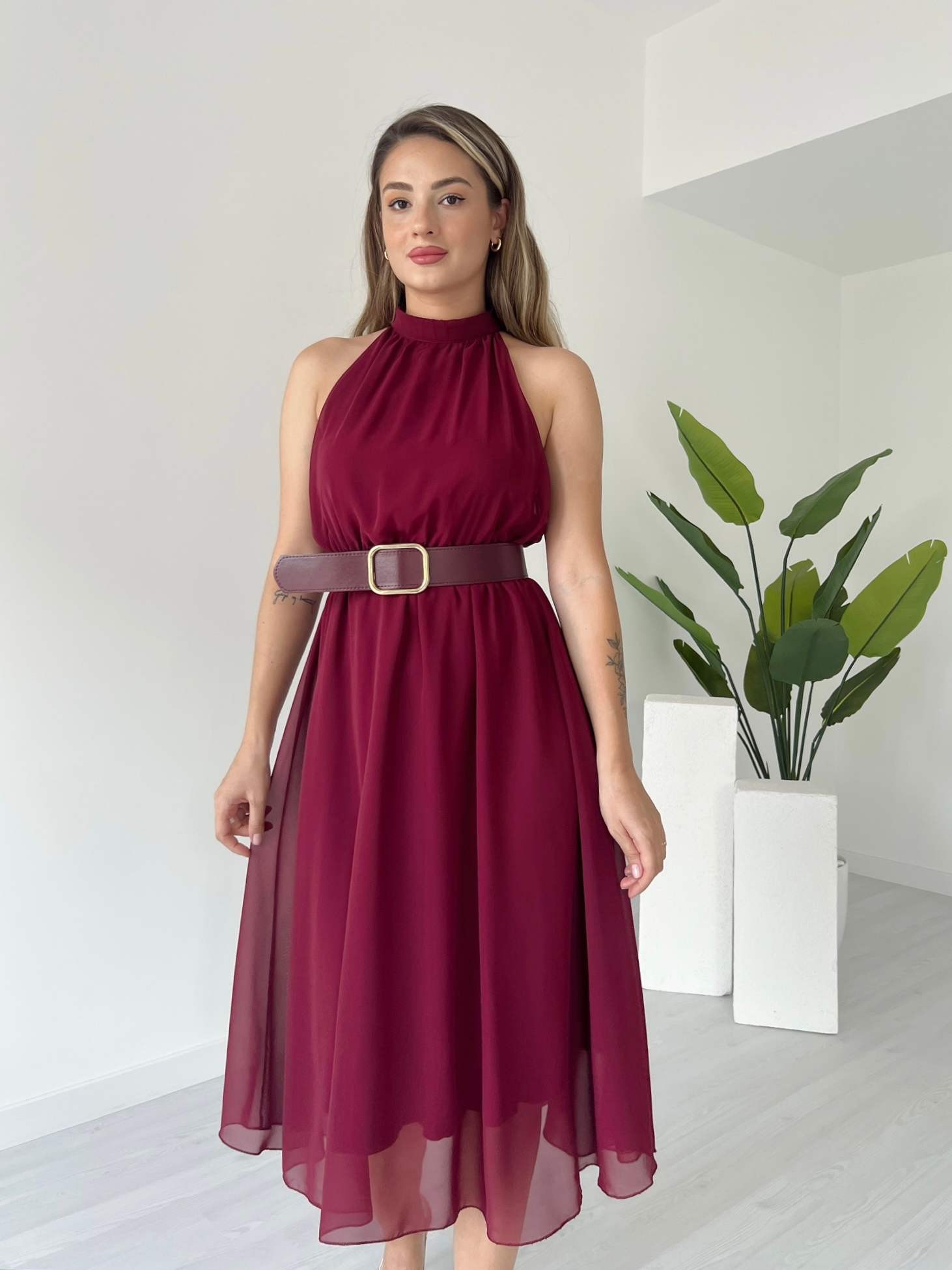 Halter Yaka Kemerli Şifon Elbise