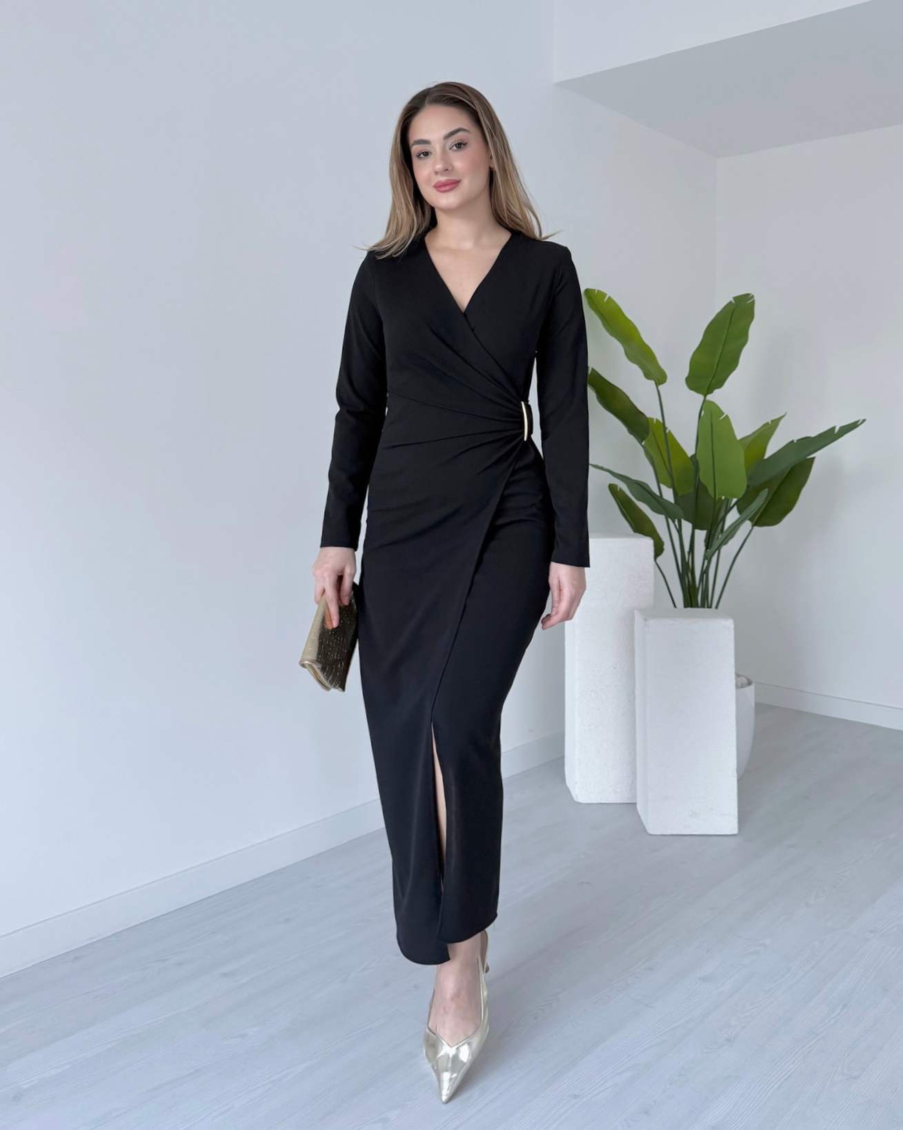 Broş Detaylı Anvelop Elbise