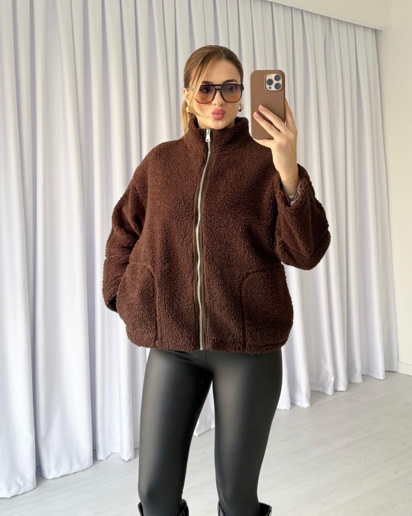 Dik Yaka Cepli Peluş Mont