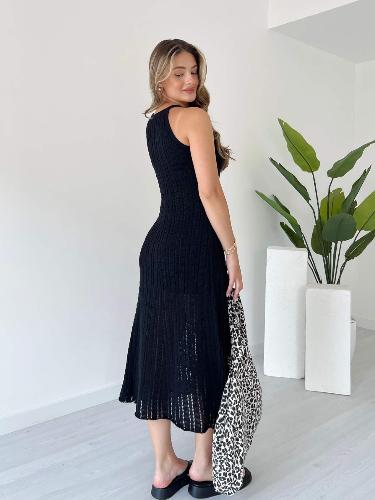 Halter Yaka Ajurlu Midi Boy Elbise - Siyah