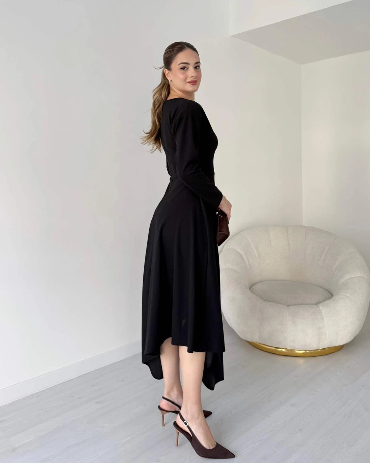 Eteği Asimetrik ROLLAND Elbise